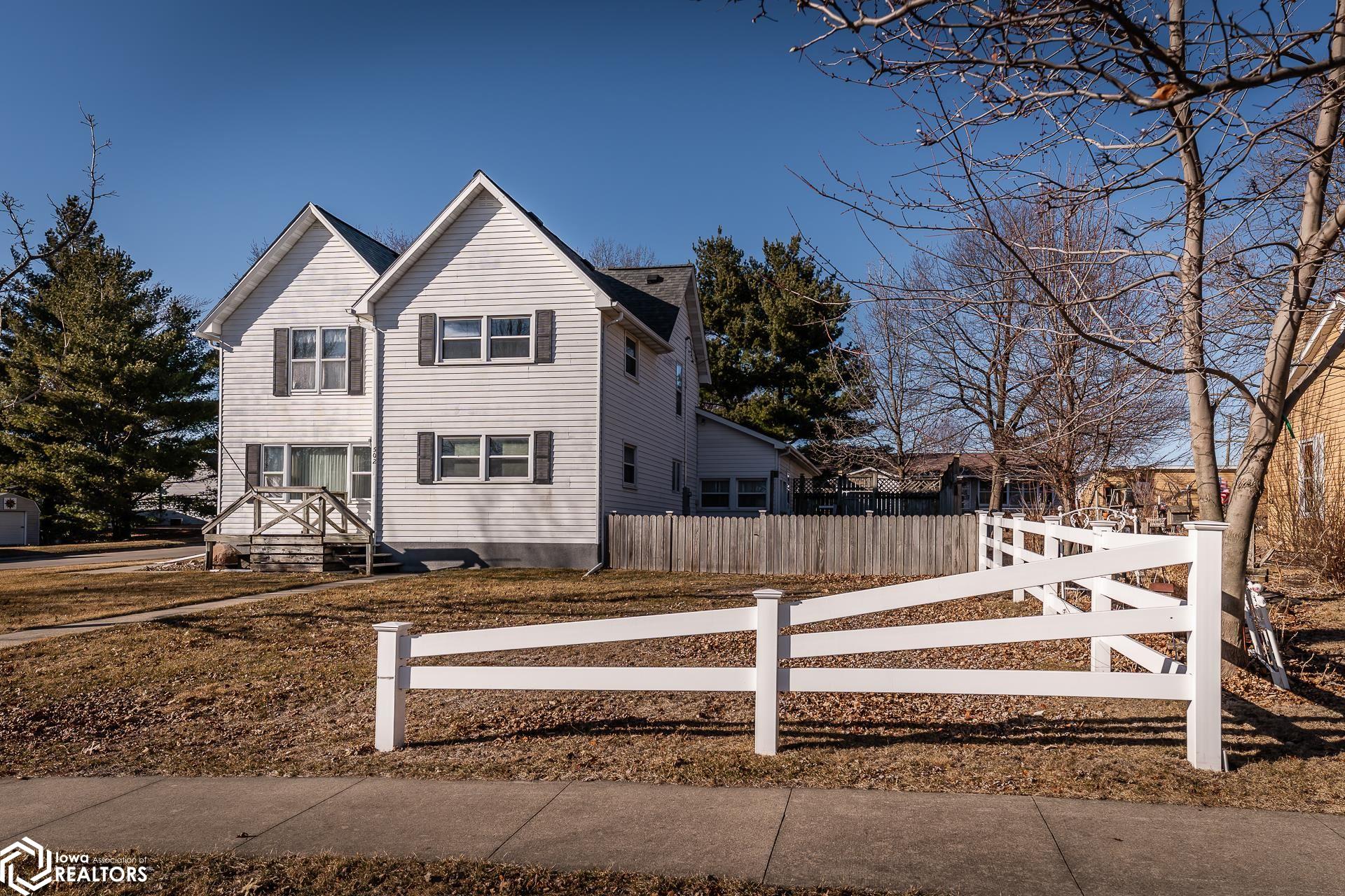 502 E Maple Avenue, Conrad, Iowa image 2