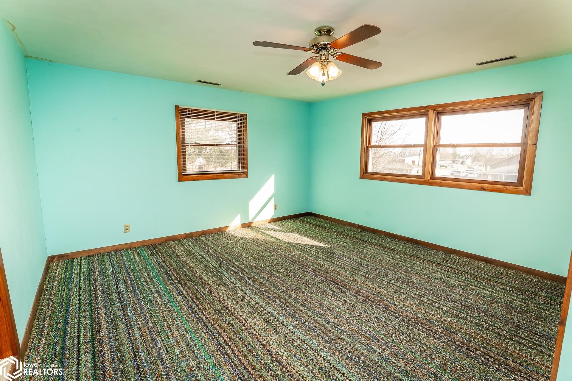 502 E Maple Avenue, Conrad, Iowa image 32