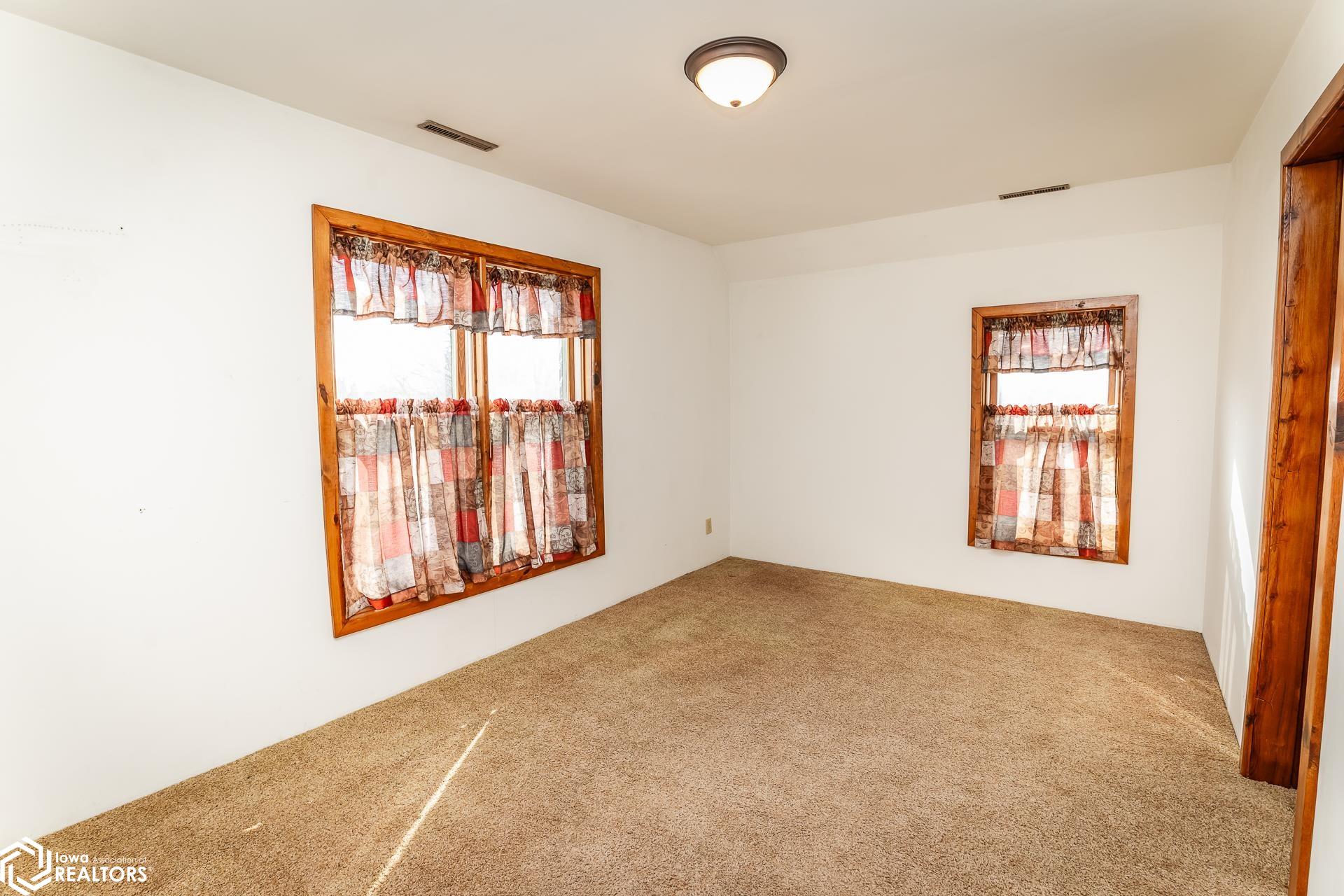 502 E Maple Avenue, Conrad, Iowa image 33