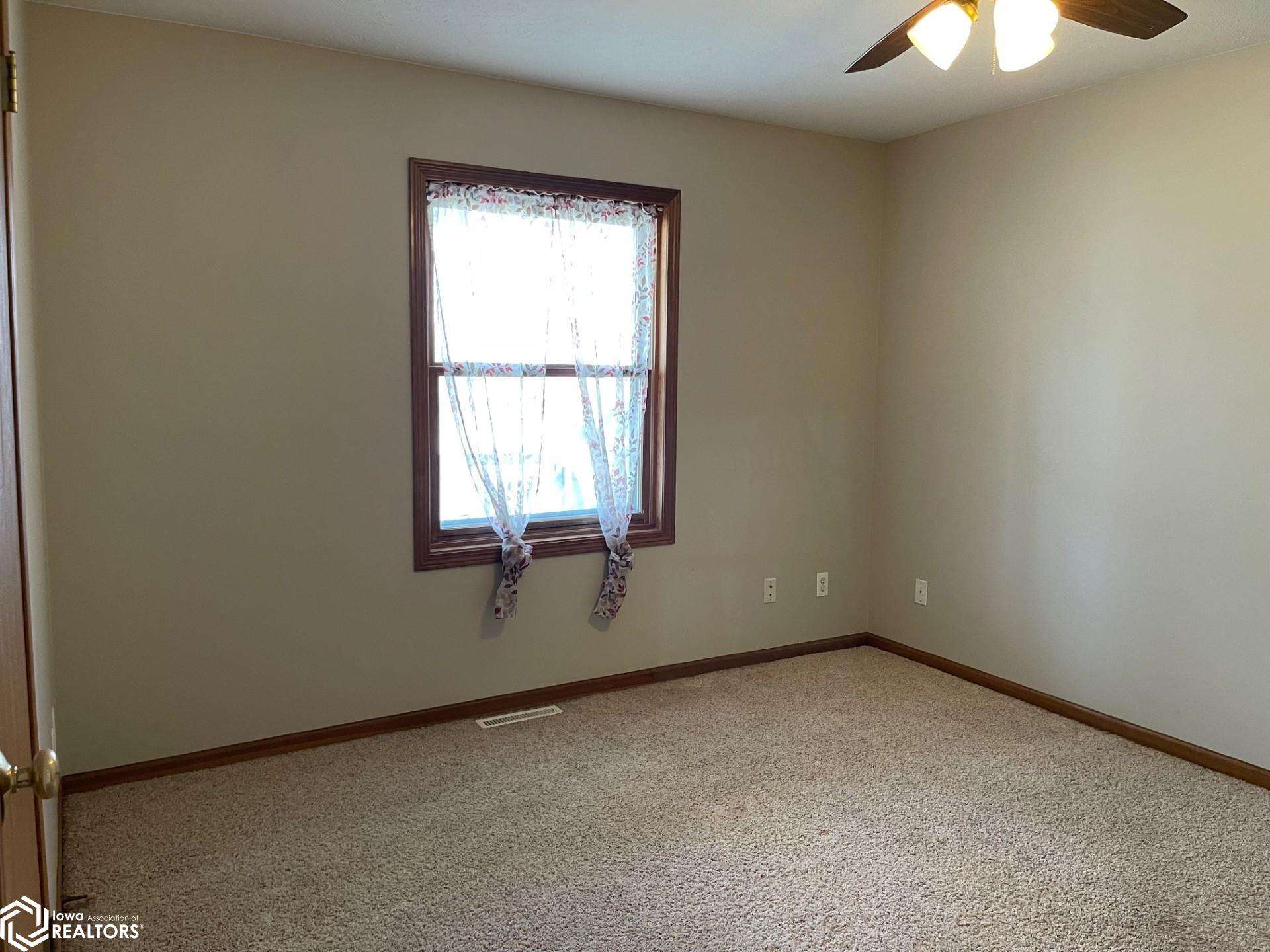1723 Hobart Street, Grinnell, Iowa image 21