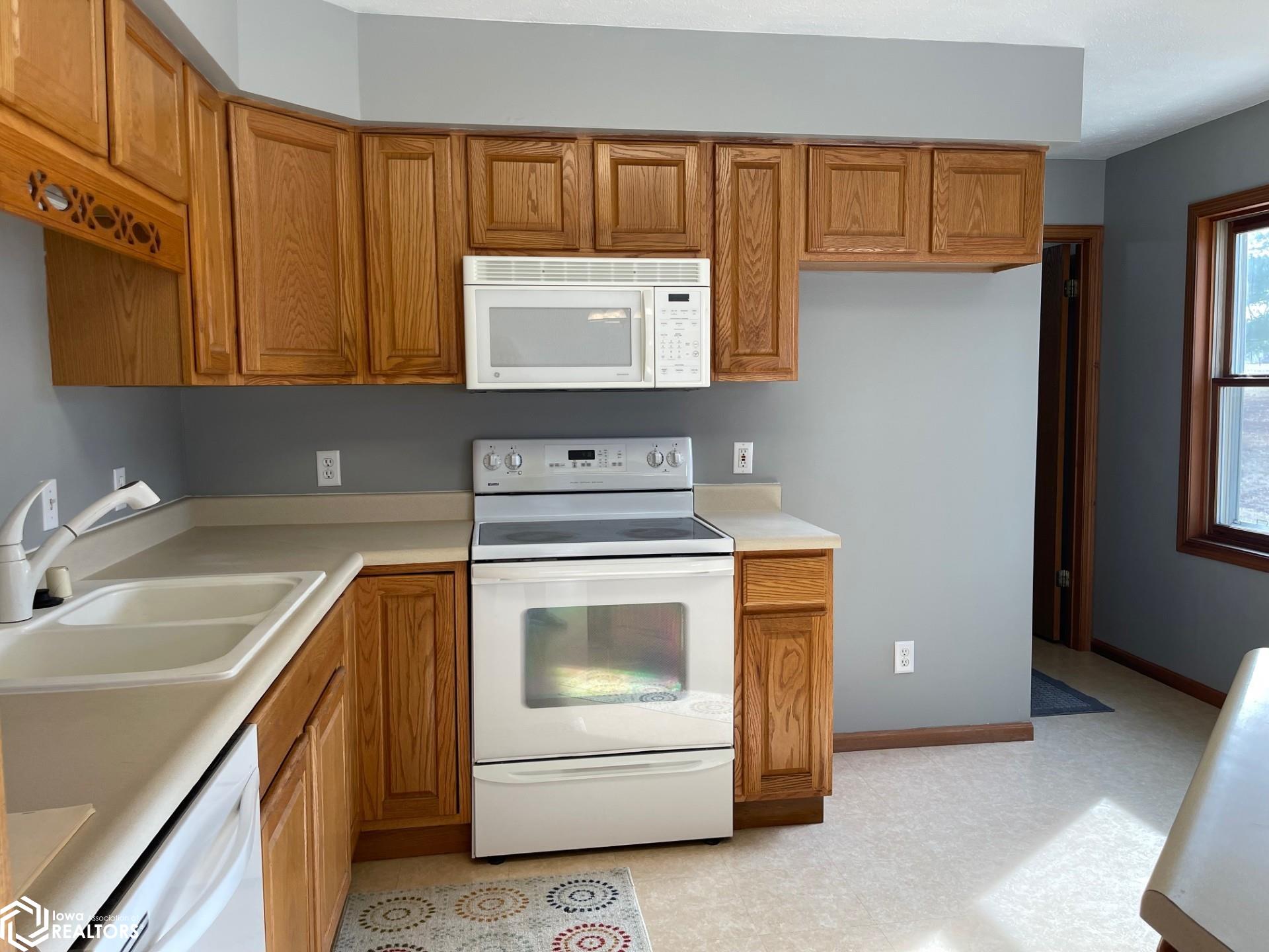 1723 Hobart Street, Grinnell, Iowa image 35