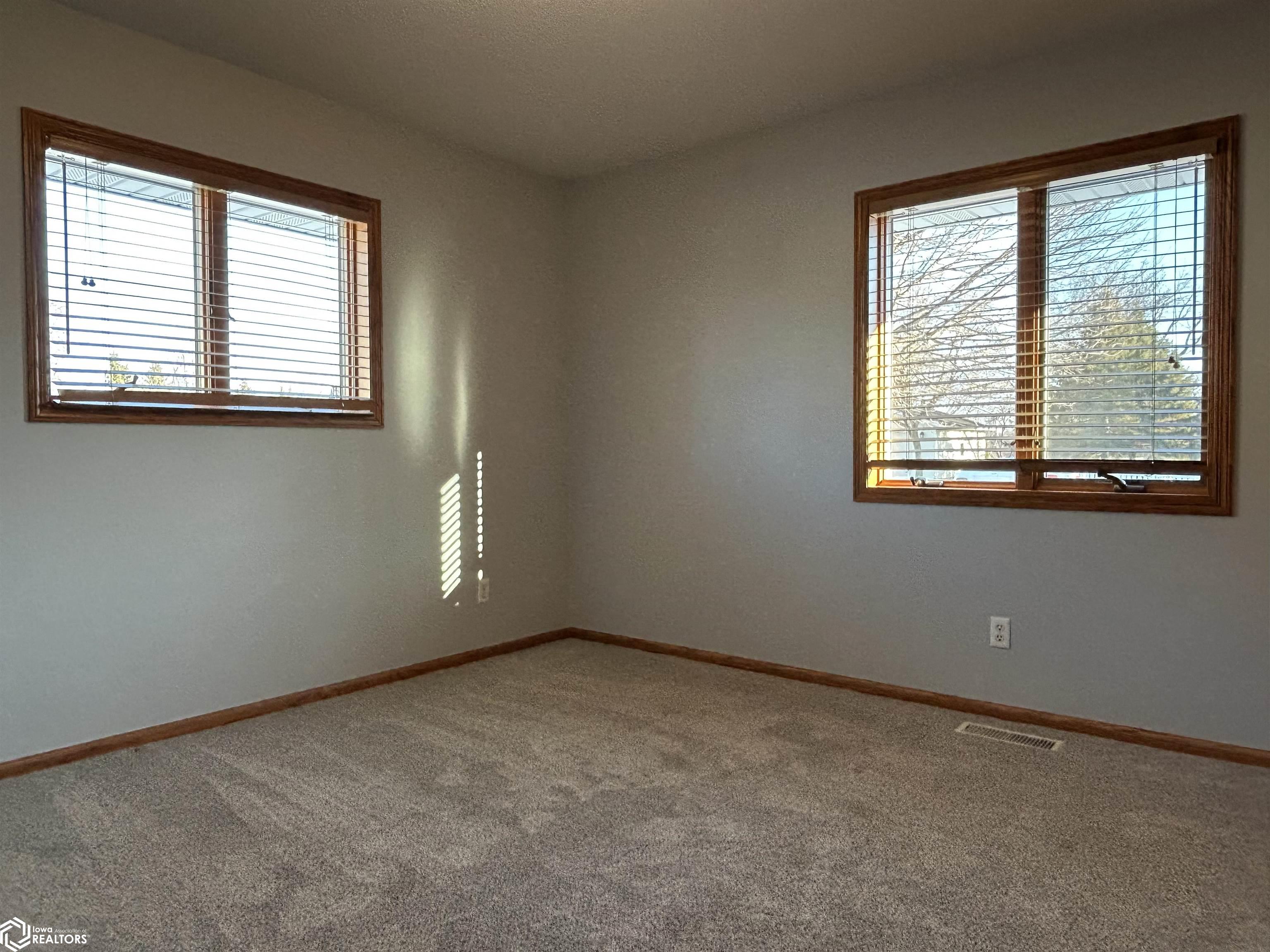 117 Oakview Drive, Forest City, Iowa image 18