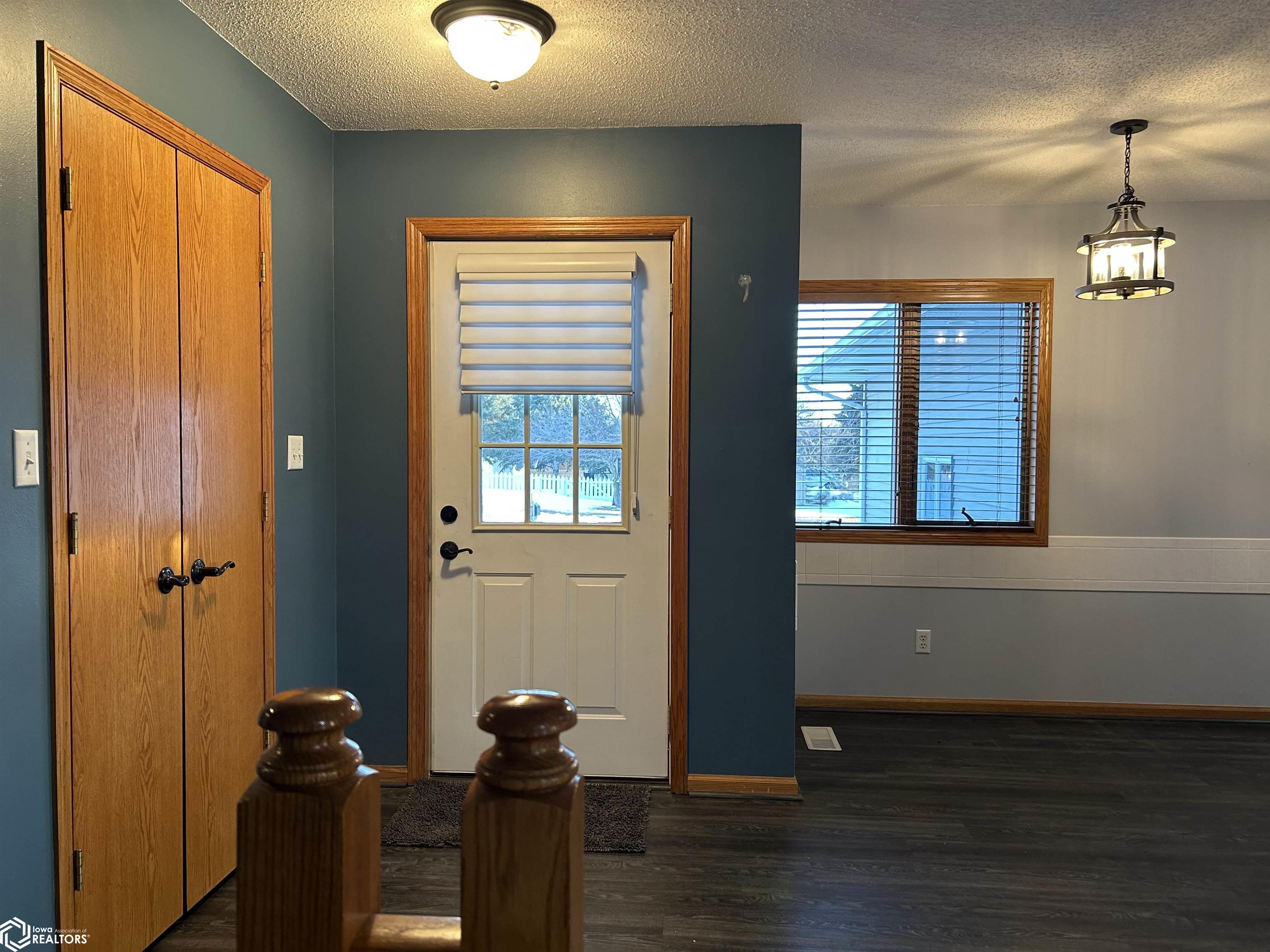 117 Oakview Drive, Forest City, Iowa image 3