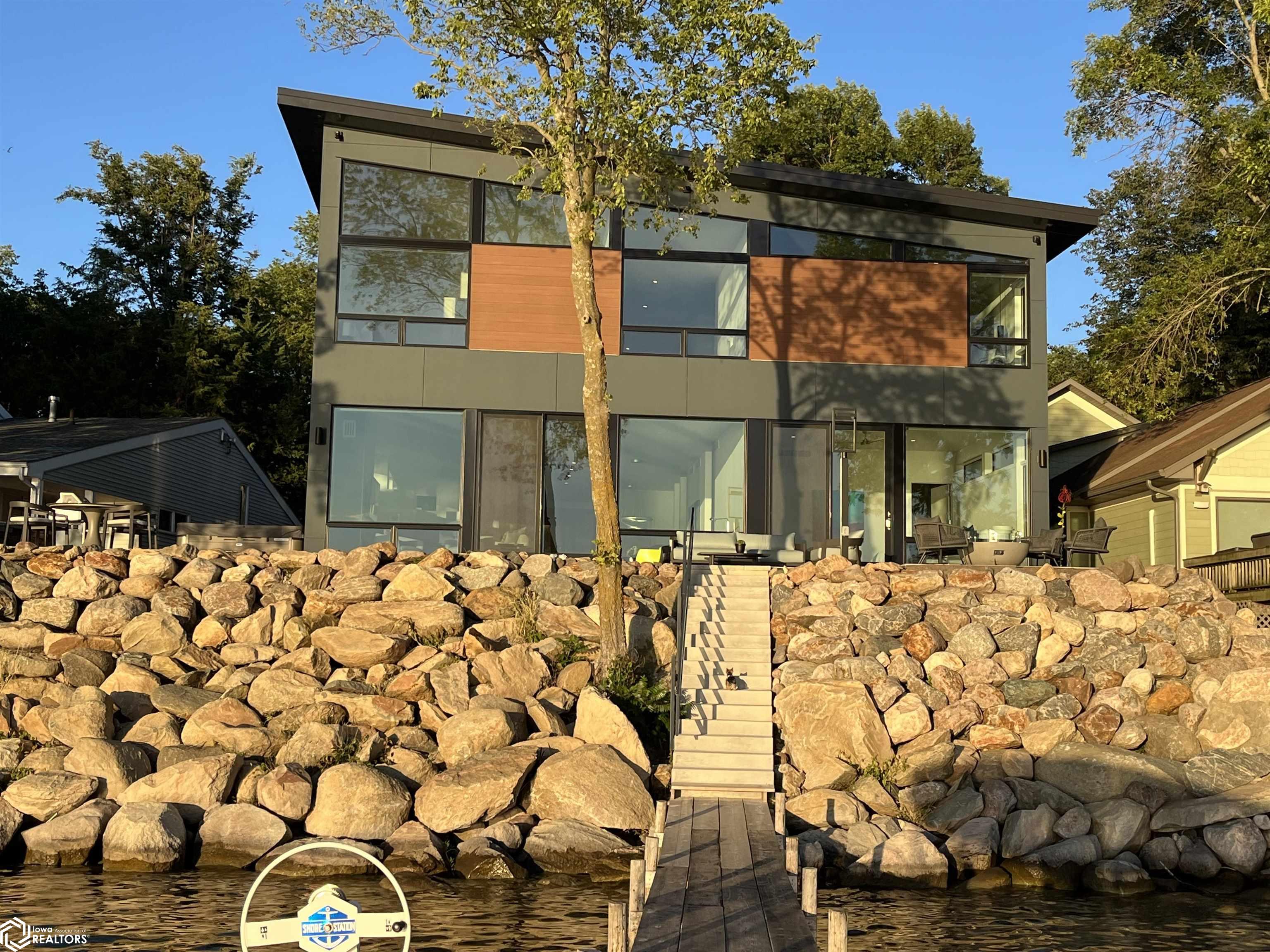 15476 Dodge Ave, Clear Lake, Iowa image 3