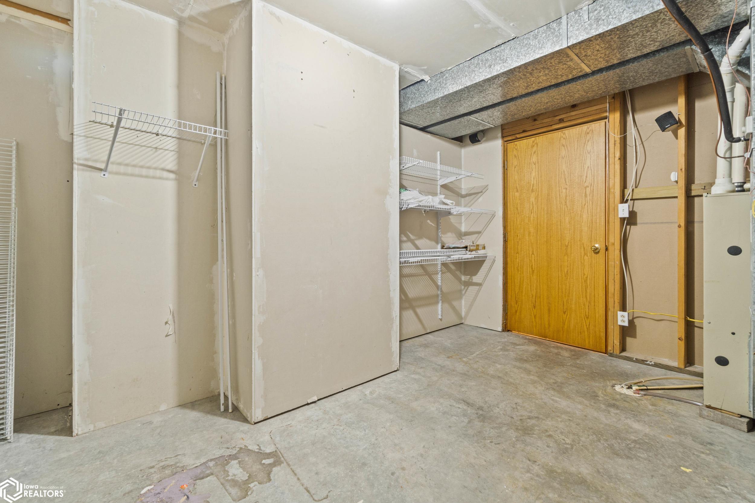 303 NW Hoover Street, Keota, Iowa image 25