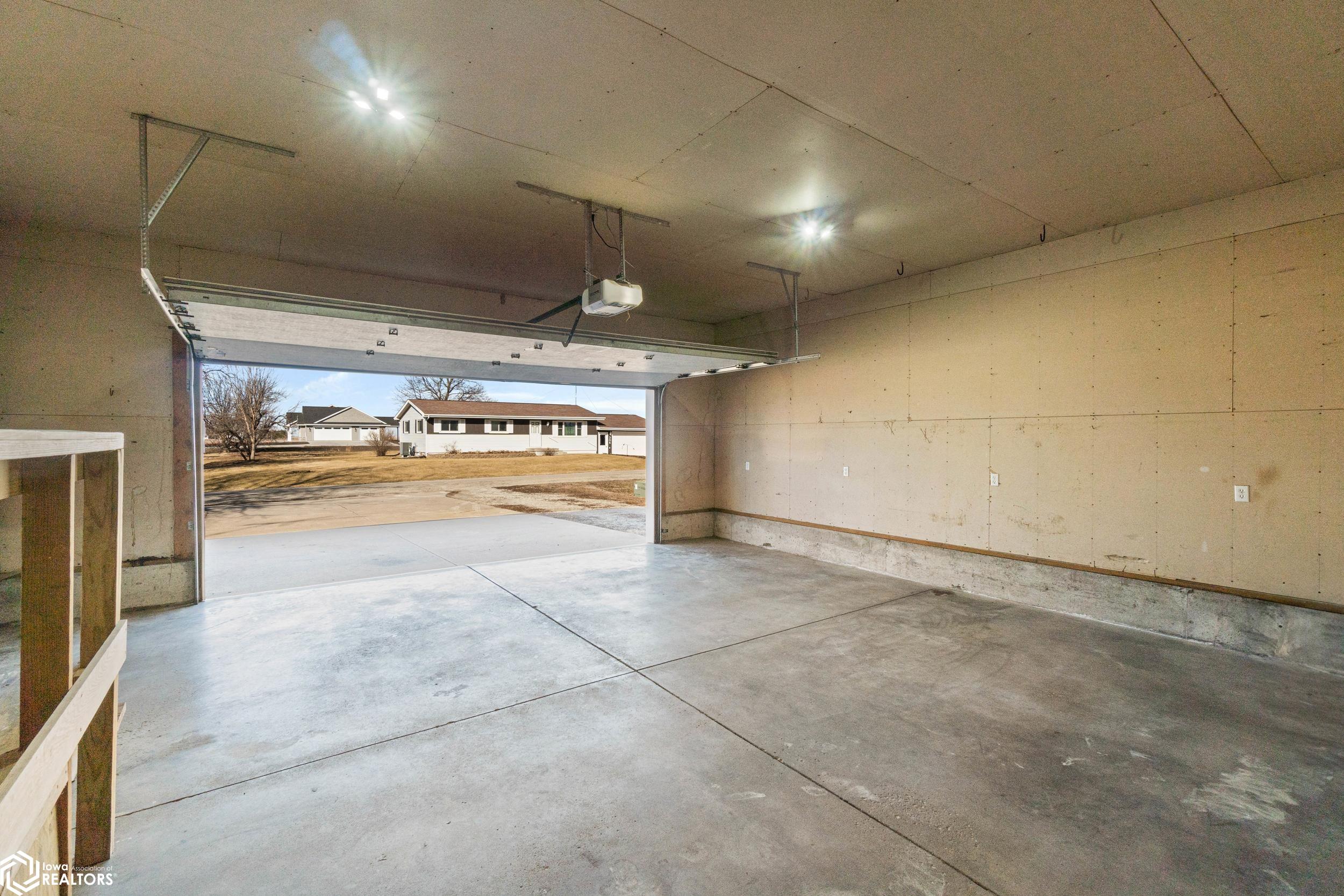 303 NW Hoover Street, Keota, Iowa image 27