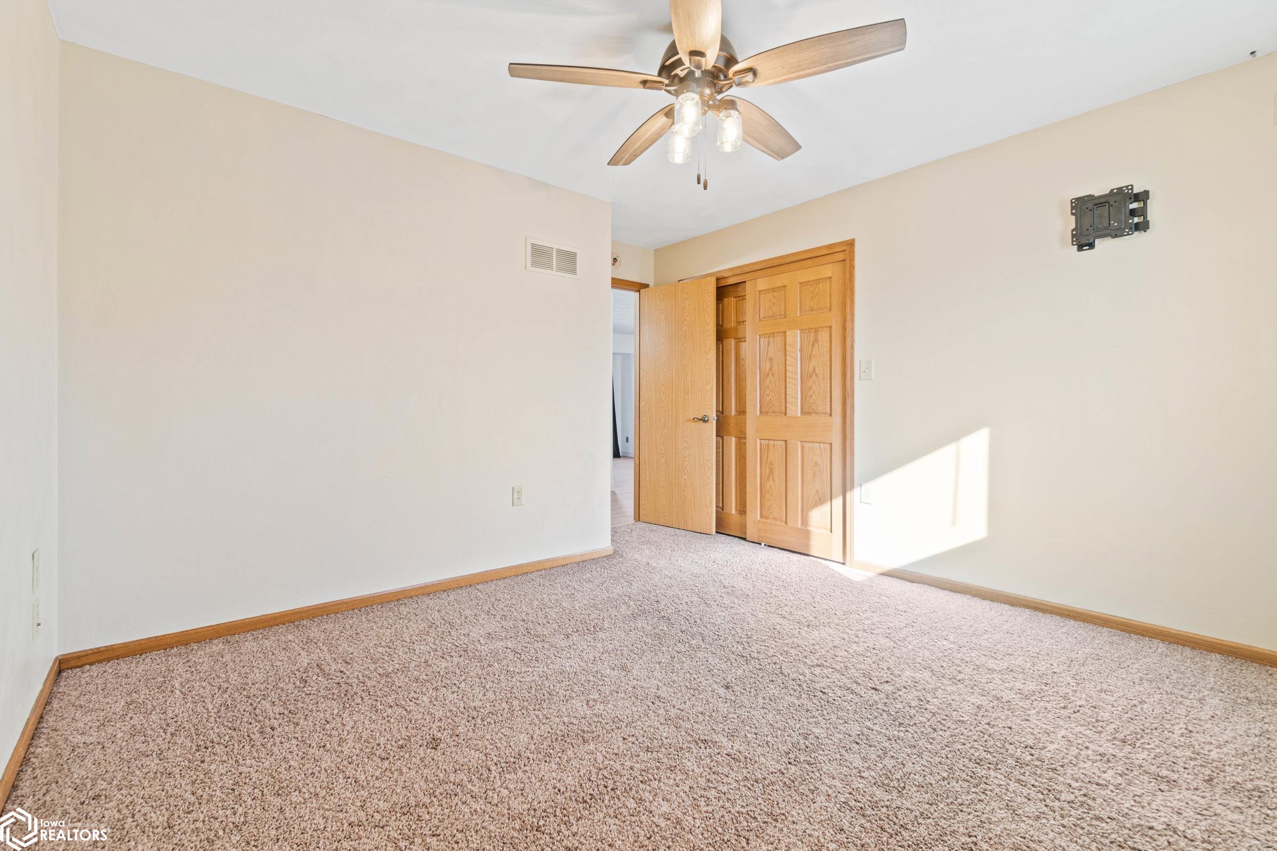 303 NW Hoover Street, Keota, Iowa image 10