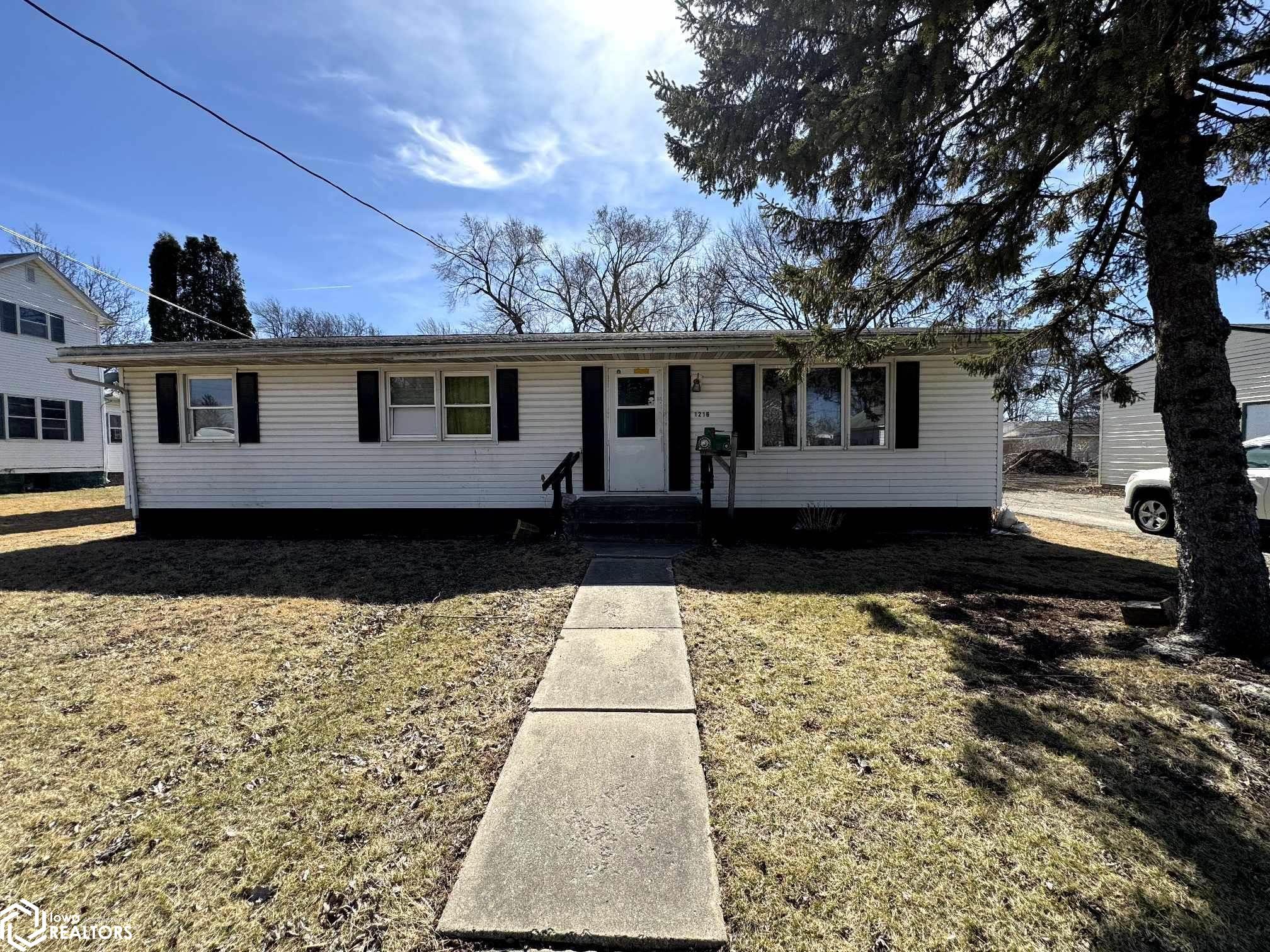 1216 Benton Avenue, Albia, Iowa image 1