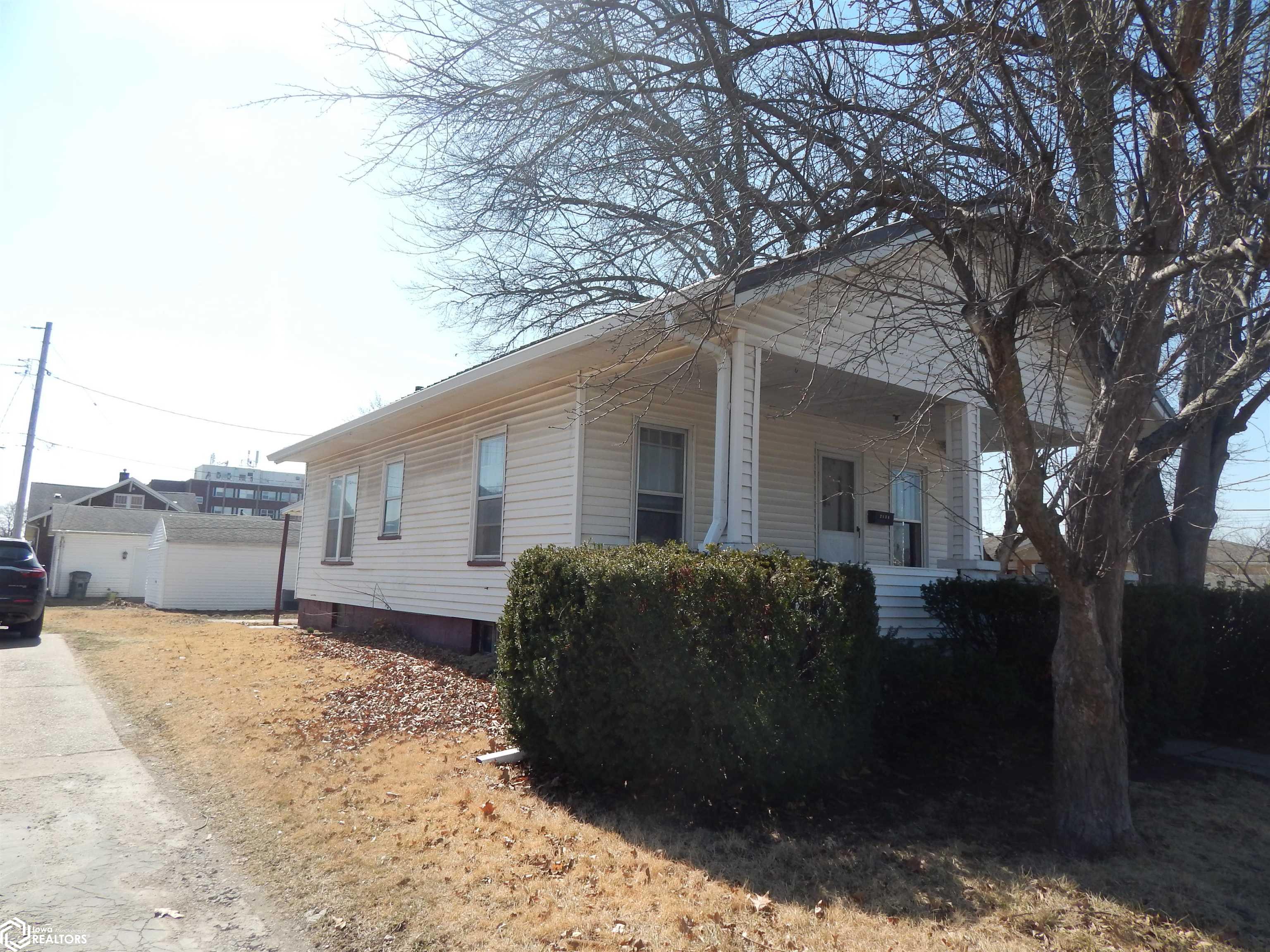 2134 Avenue G, Fort Madison, Iowa image 2