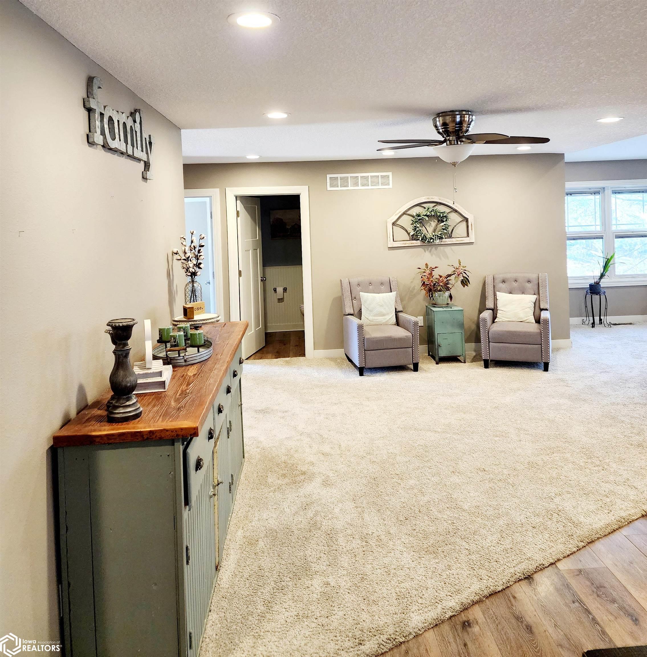 1703 N Park Avenue, Oskaloosa, Iowa image 6