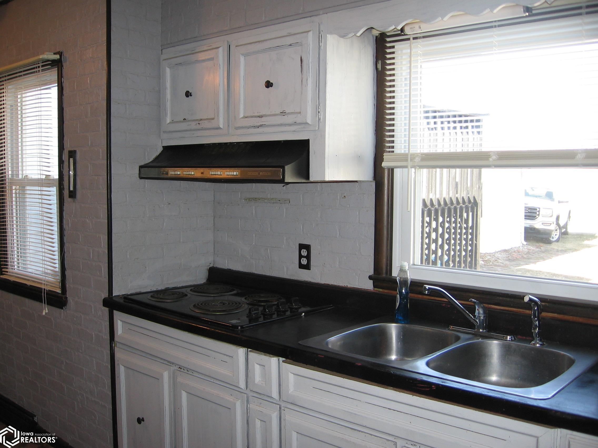 328 Boulevard Road, Keokuk, Iowa image 3