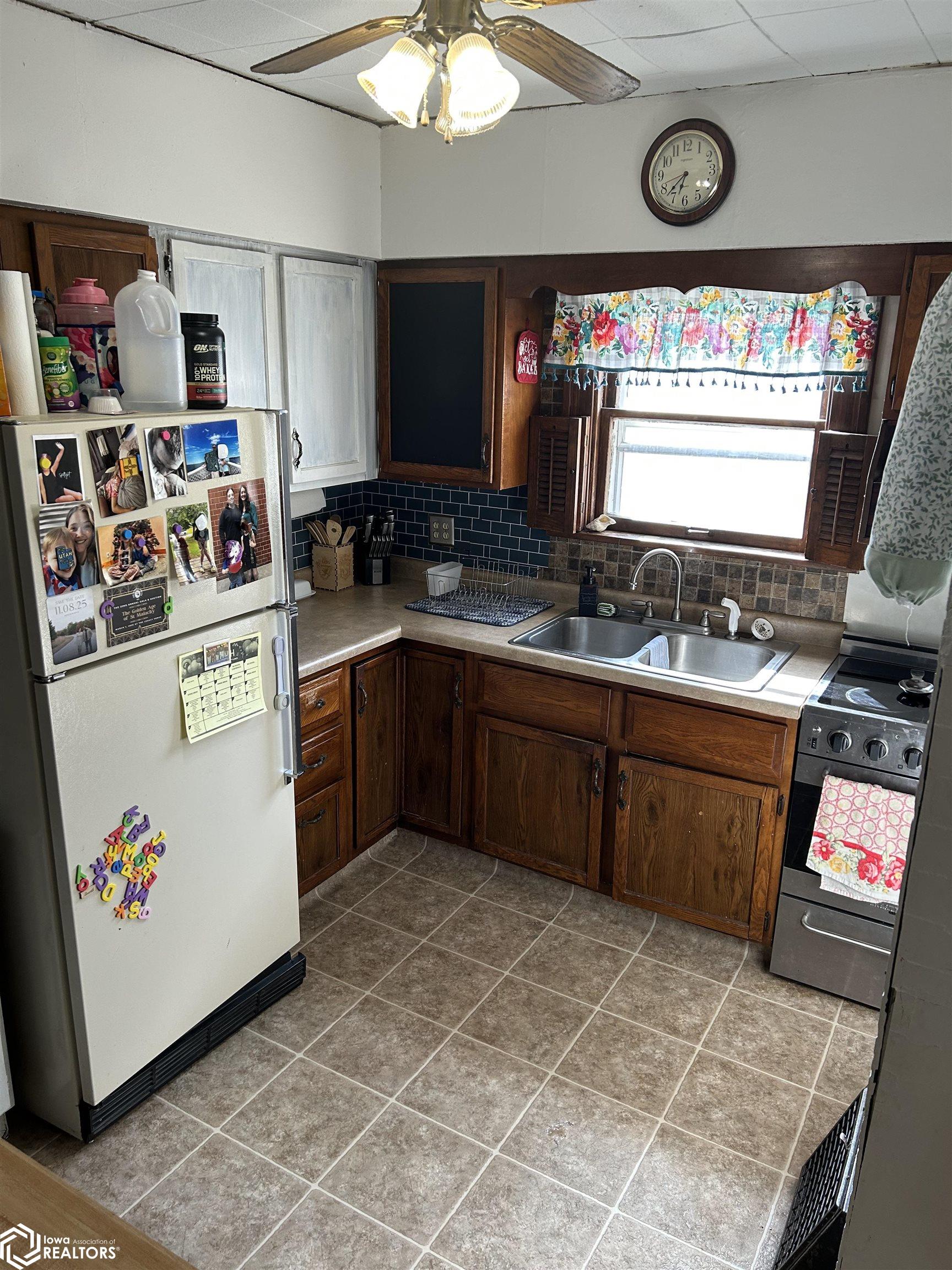 921 N Division Street, Creston, Iowa image 2