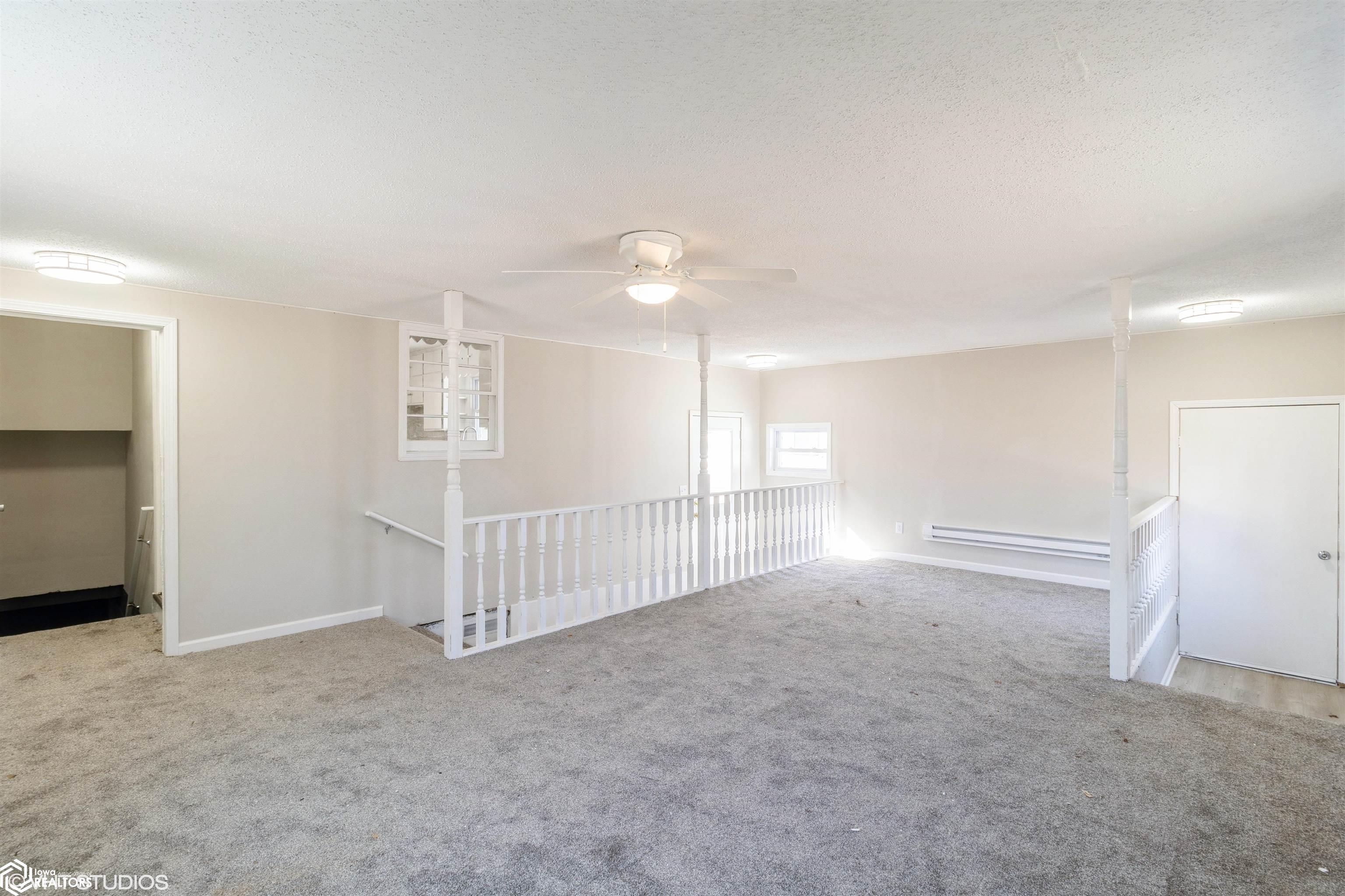 402 Center Avenue, Alexander, Iowa image 3