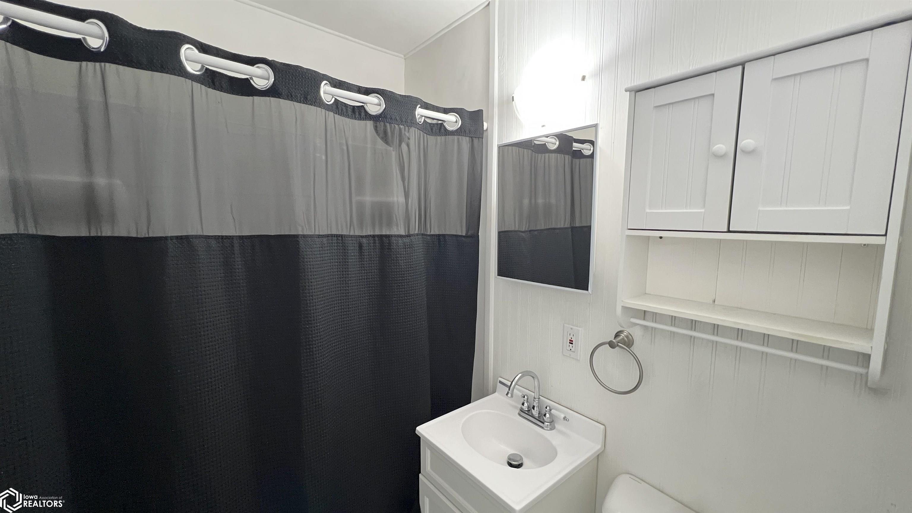 308 S 12th Street, Clear Lake, Iowa image 11