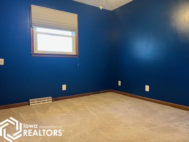 2912 Garden  Avenue, Burlington, Iowa image 16