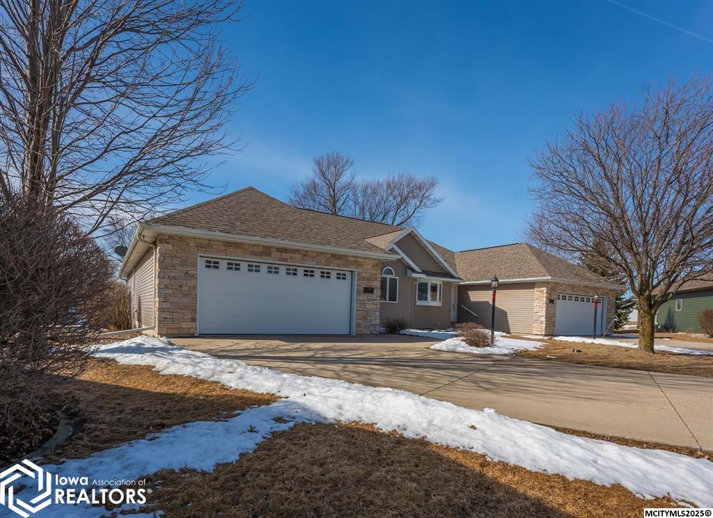 3253 Pinnacle Court, Mason City, Iowa image 25