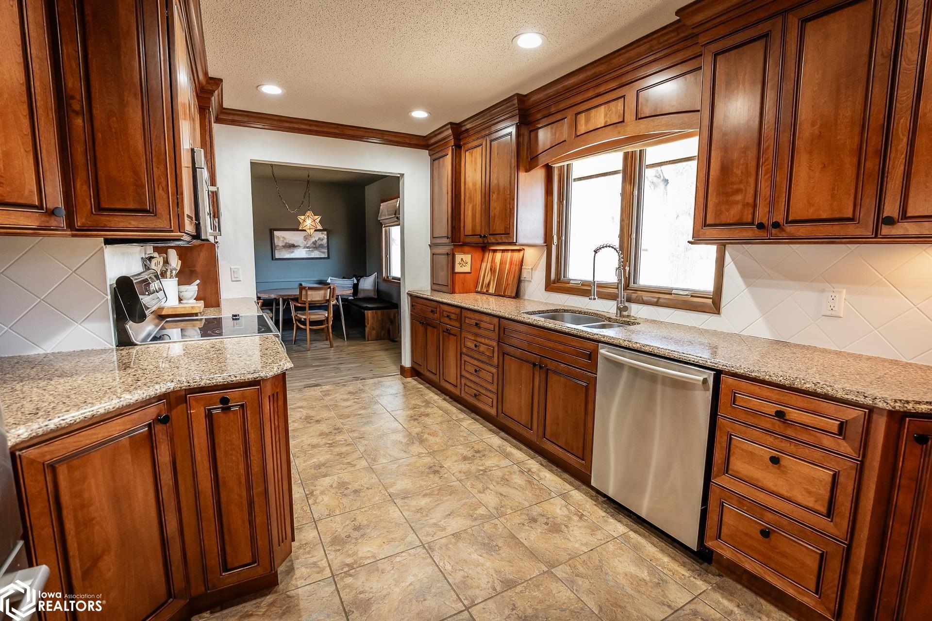 1717 Country Club Place, Marshalltown, Iowa image 19