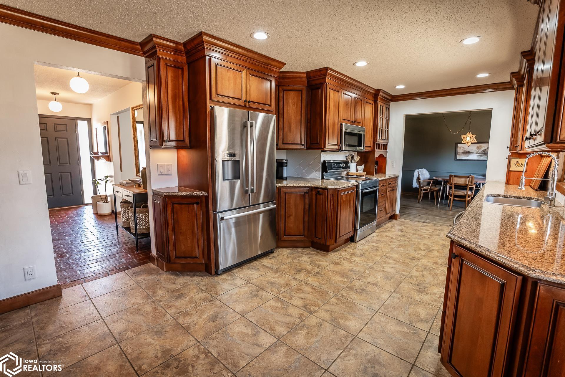 1717 Country Club Place, Marshalltown, Iowa image 21