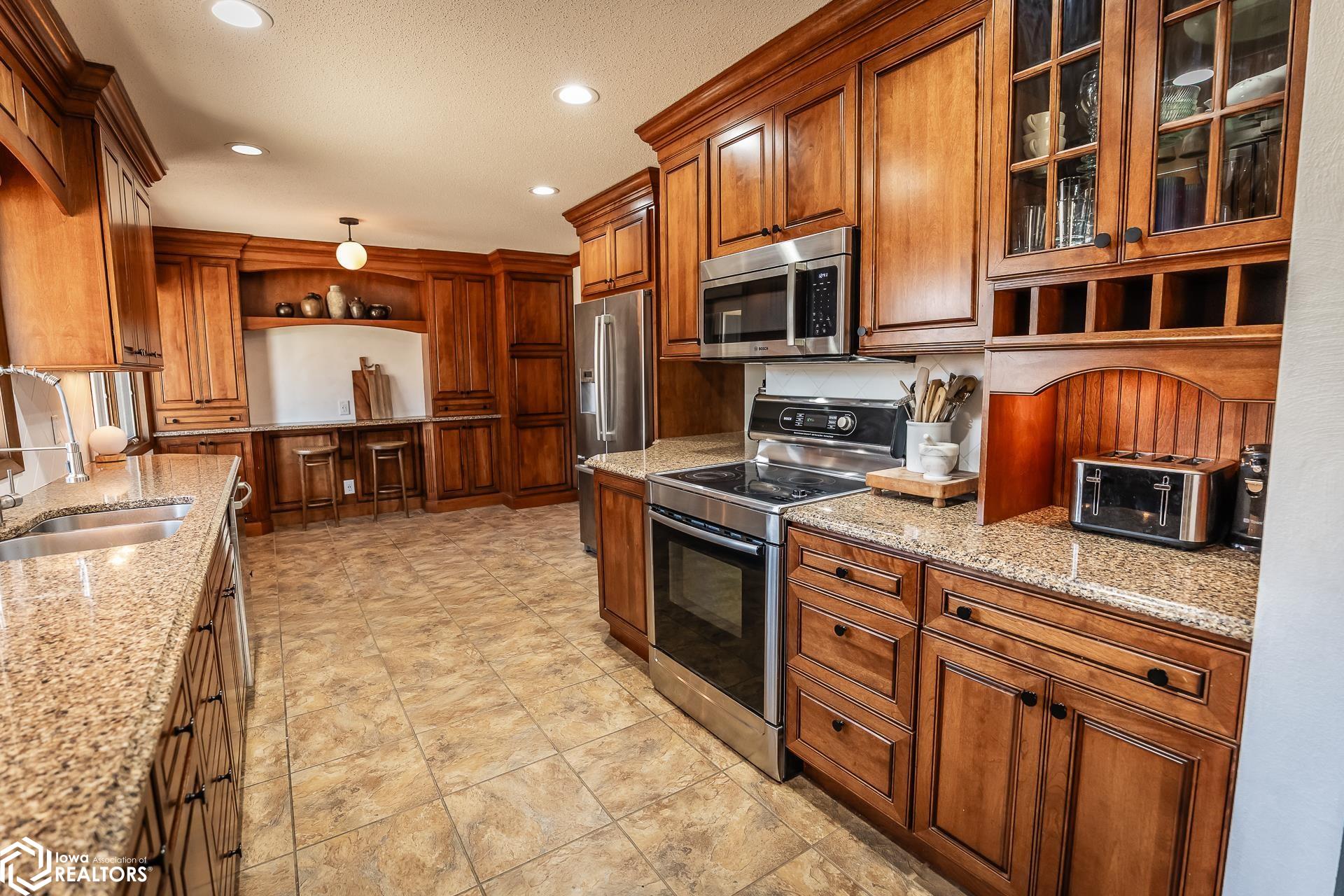 1717 Country Club Place, Marshalltown, Iowa image 22
