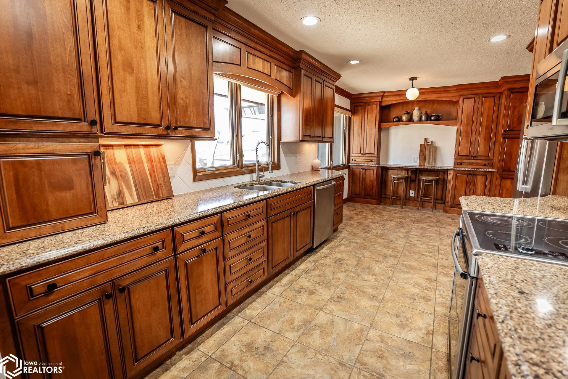 1717 Country Club Place, Marshalltown, Iowa image 23