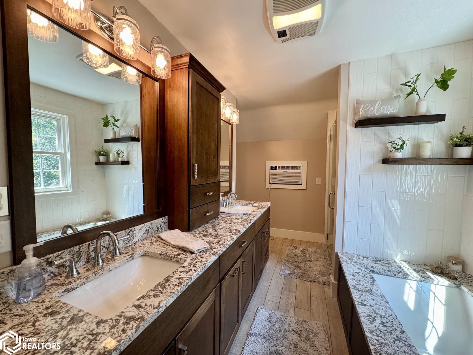 2072 Highland Avenue, Burlington, Iowa image 37