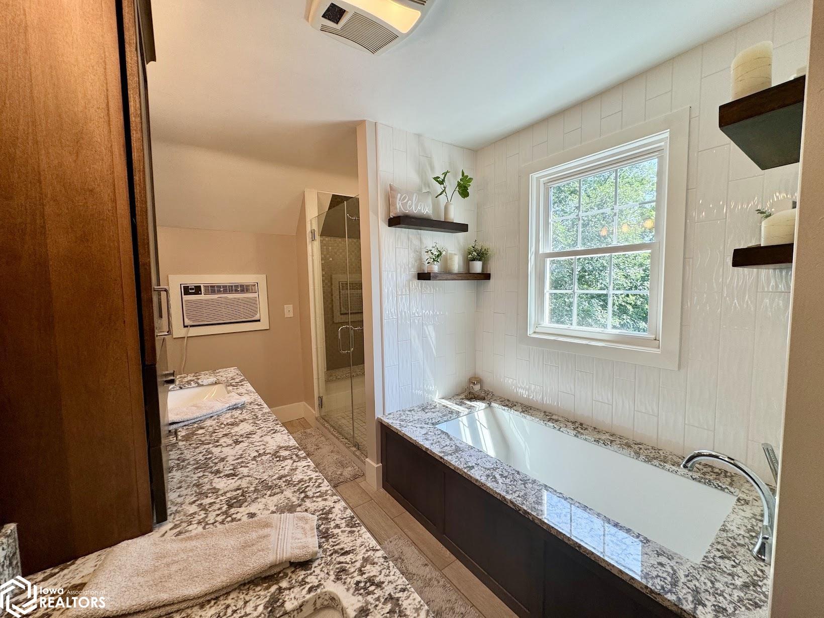 2072 Highland Avenue, Burlington, Iowa image 38