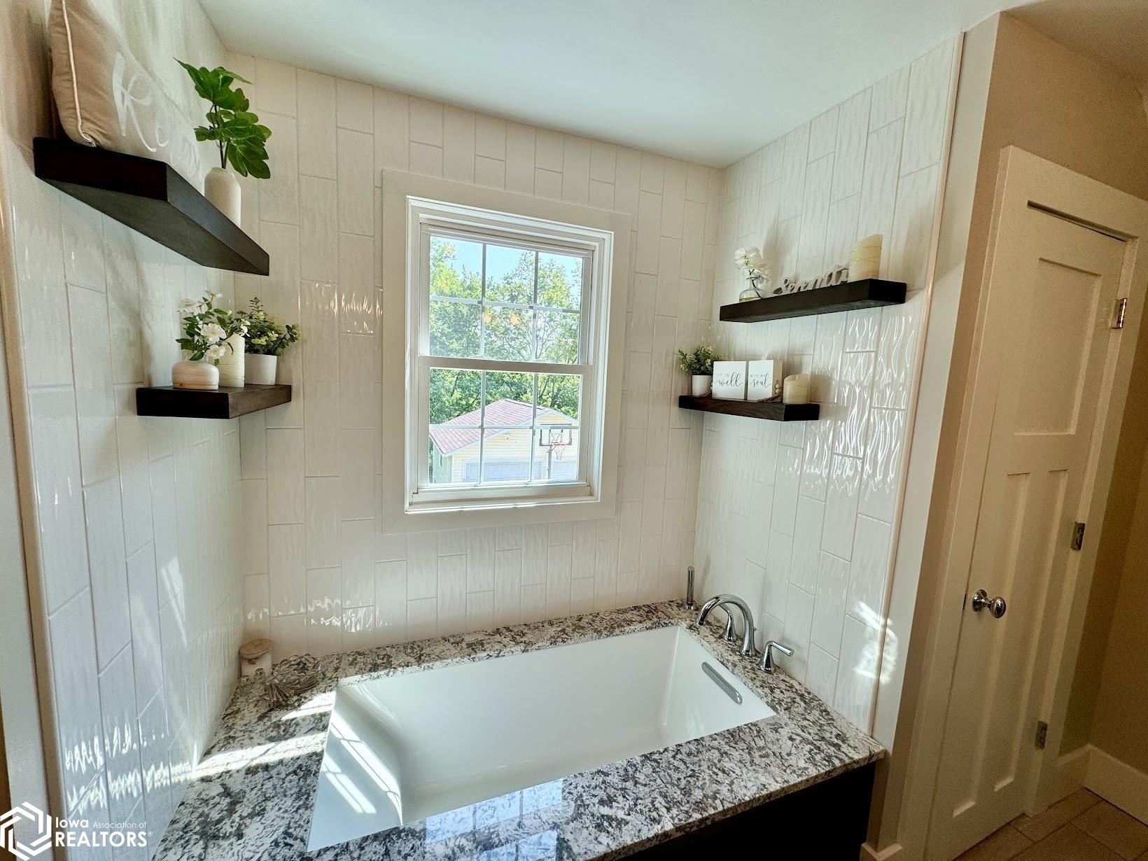 2072 Highland Avenue, Burlington, Iowa image 39