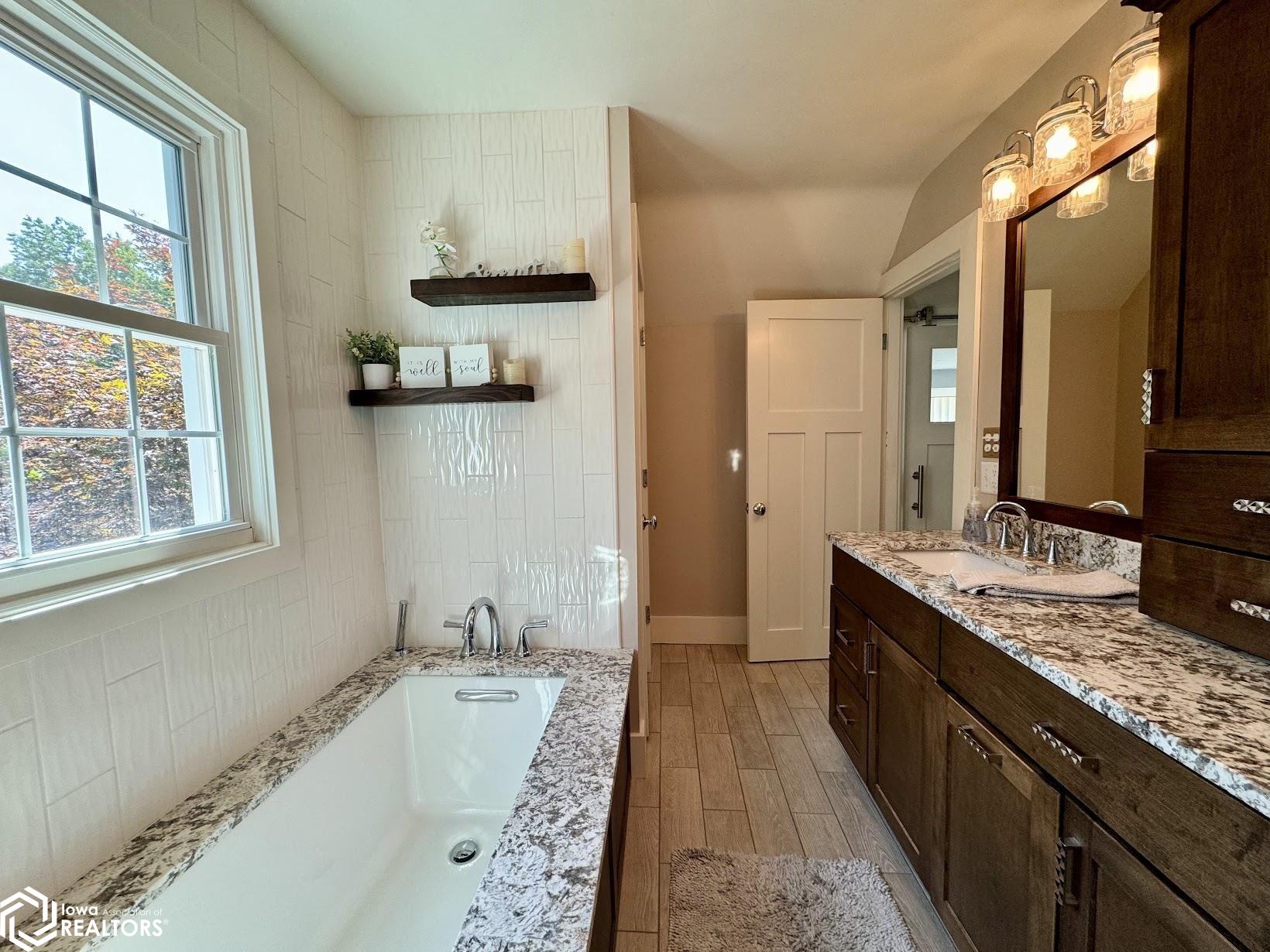 2072 Highland Avenue, Burlington, Iowa image 43