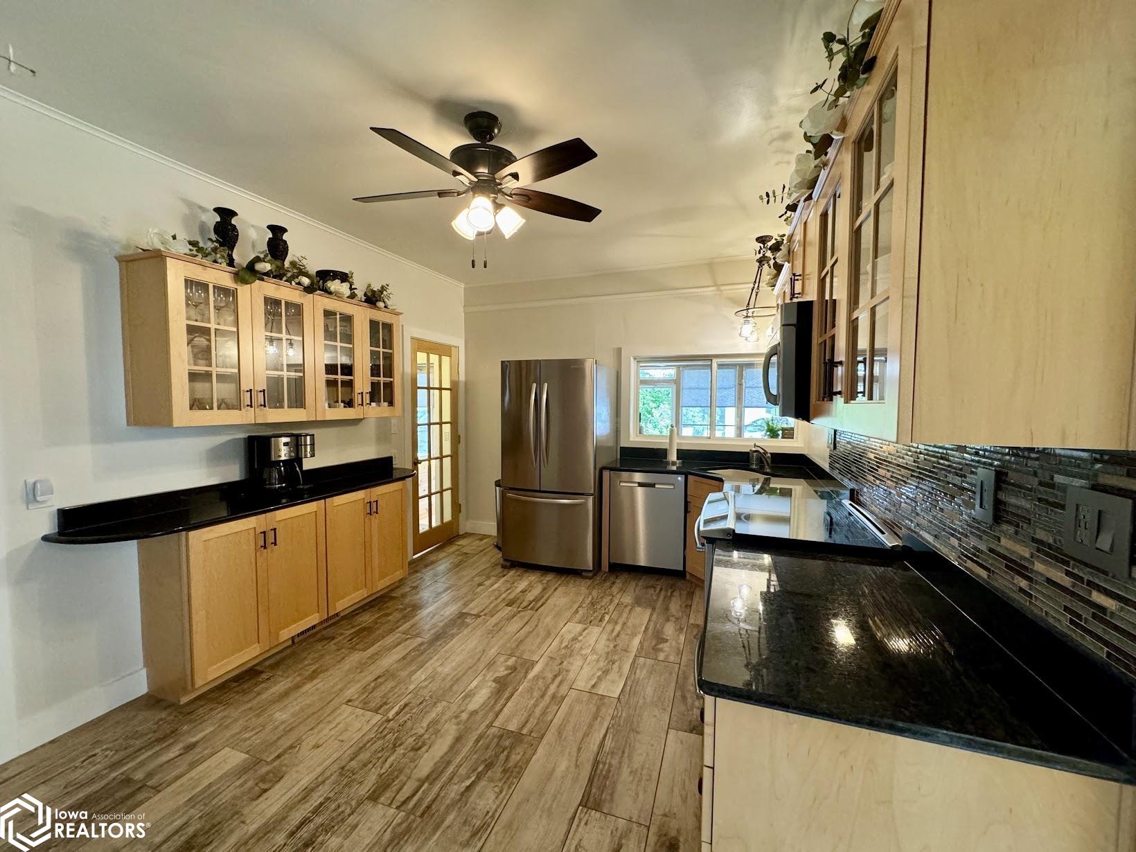 2072 Highland Avenue, Burlington, Iowa image 6