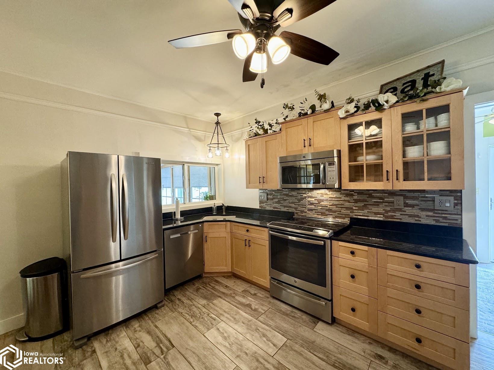 2072 Highland Avenue, Burlington, Iowa image 9