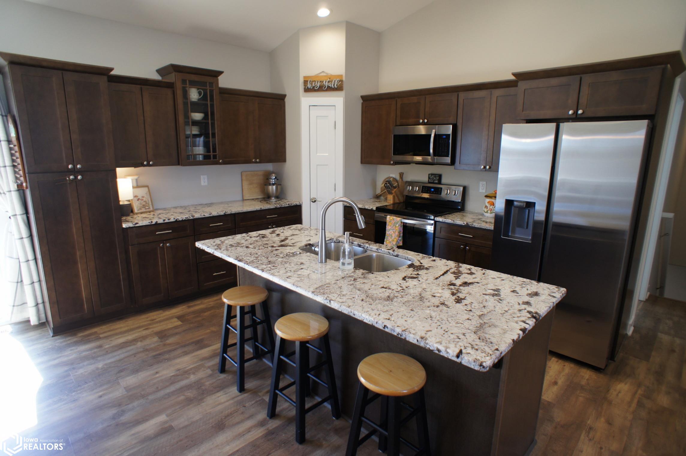 608 Oakwood Drive, Webster City, Iowa image 11