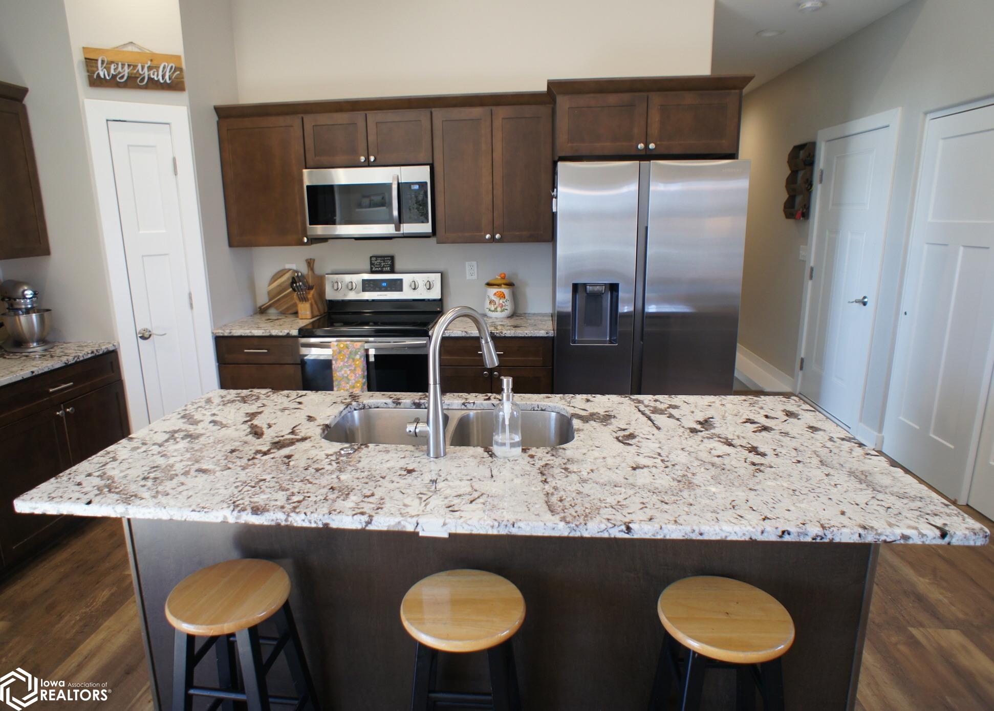 608 Oakwood Drive, Webster City, Iowa image 12