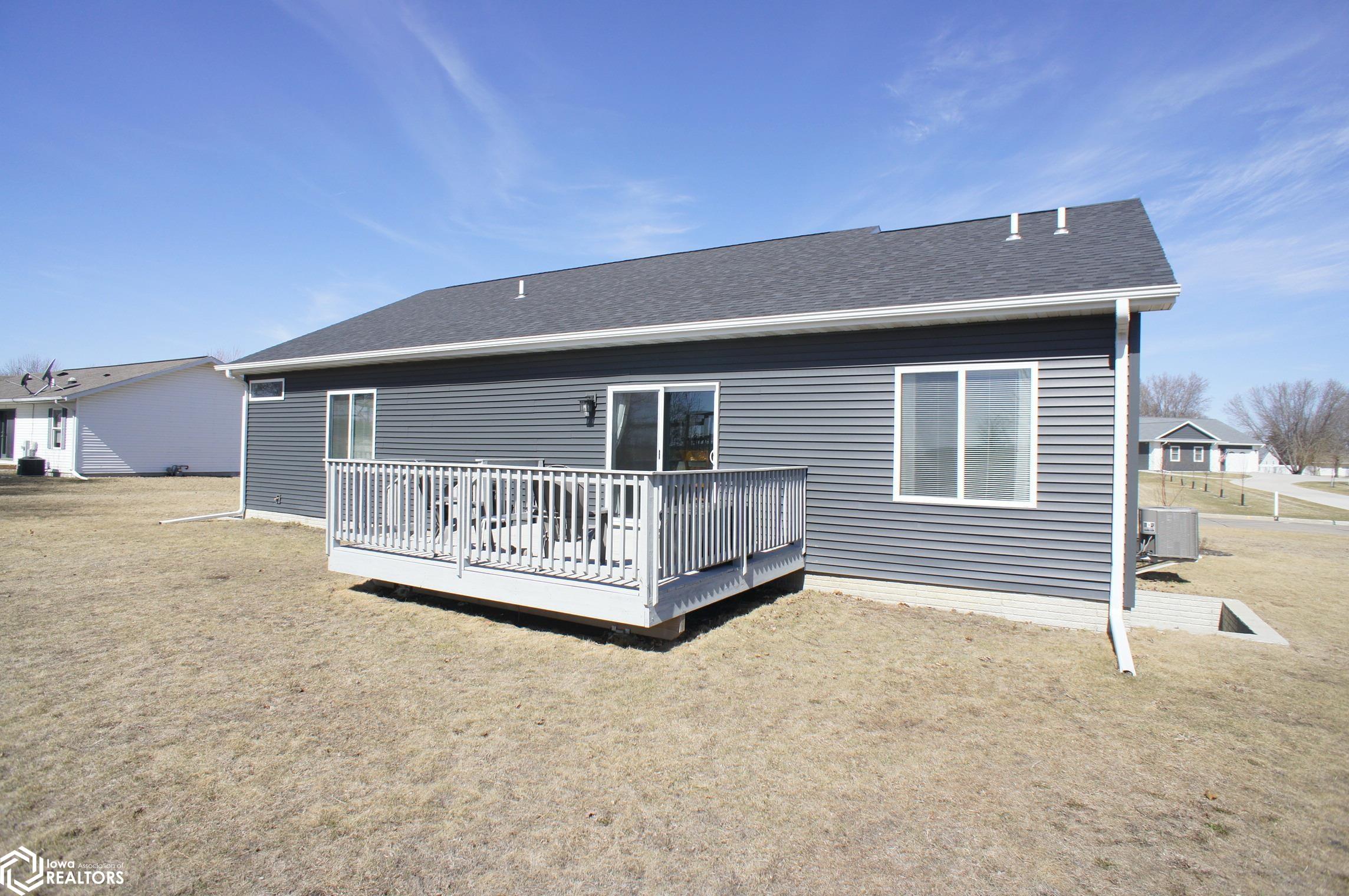608 Oakwood Drive, Webster City, Iowa image 31