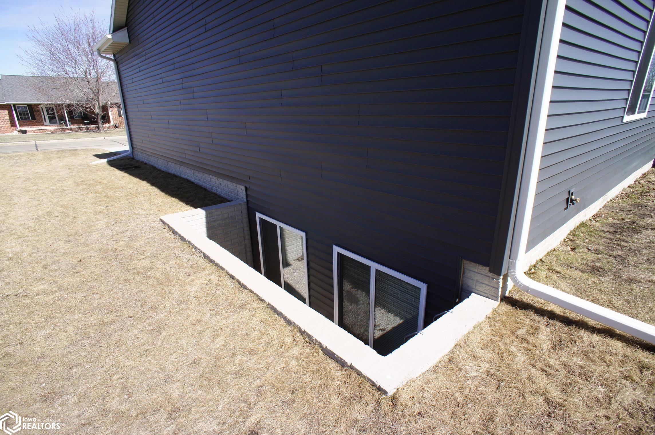 608 Oakwood Drive, Webster City, Iowa image 37