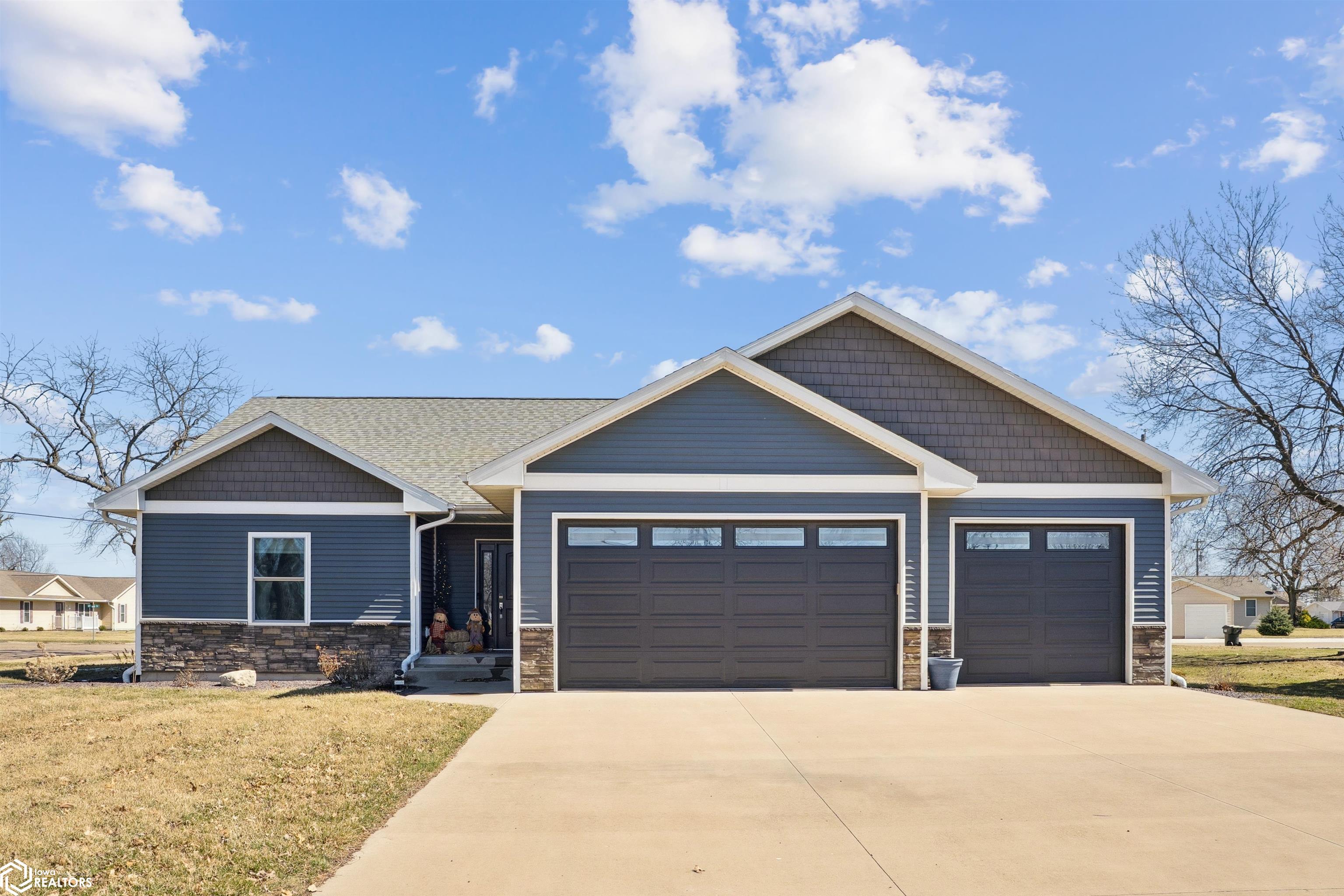 401 Center Street, Middletown, Iowa image 1