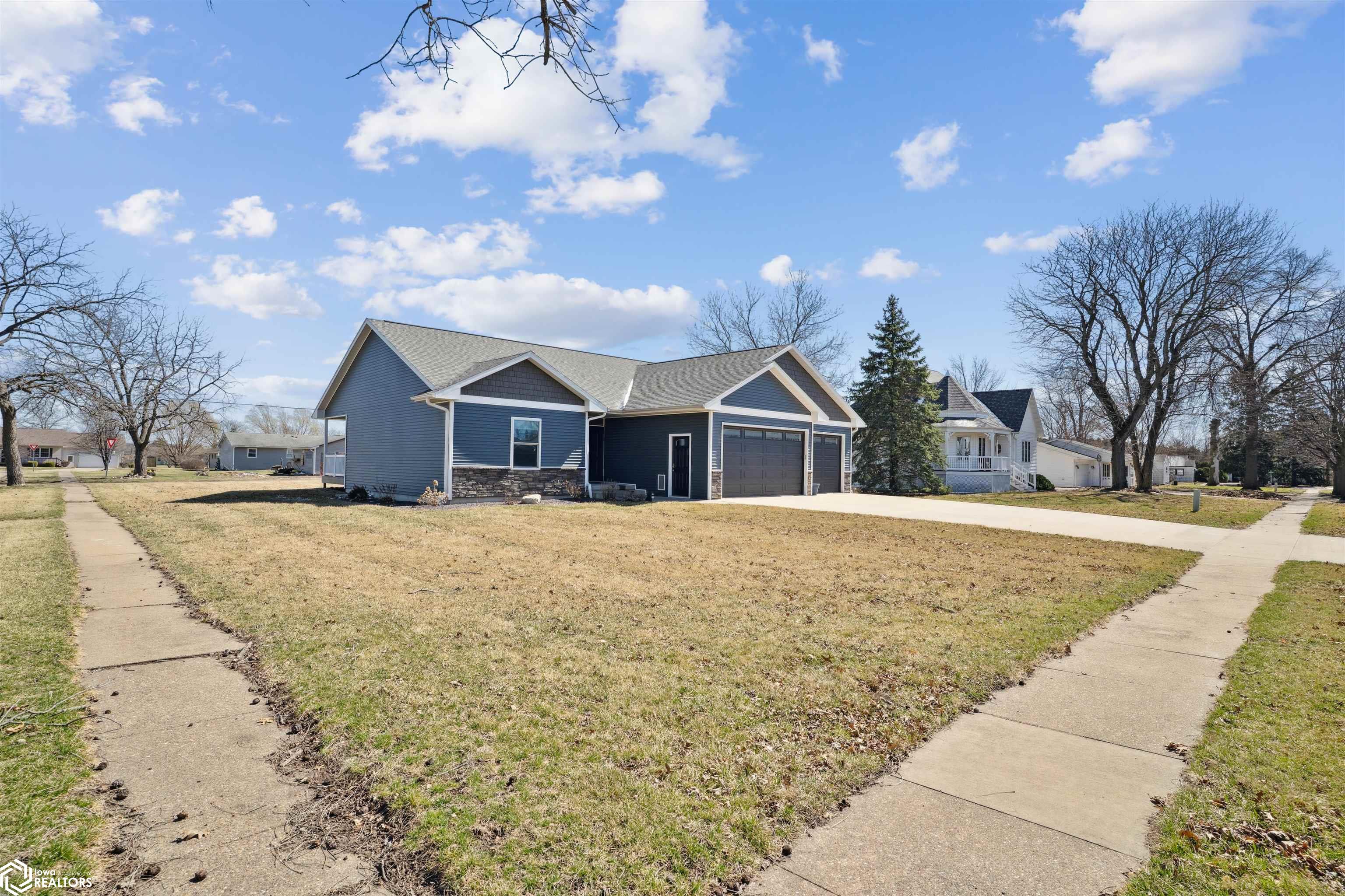 401 Center Street, Middletown, Iowa image 2