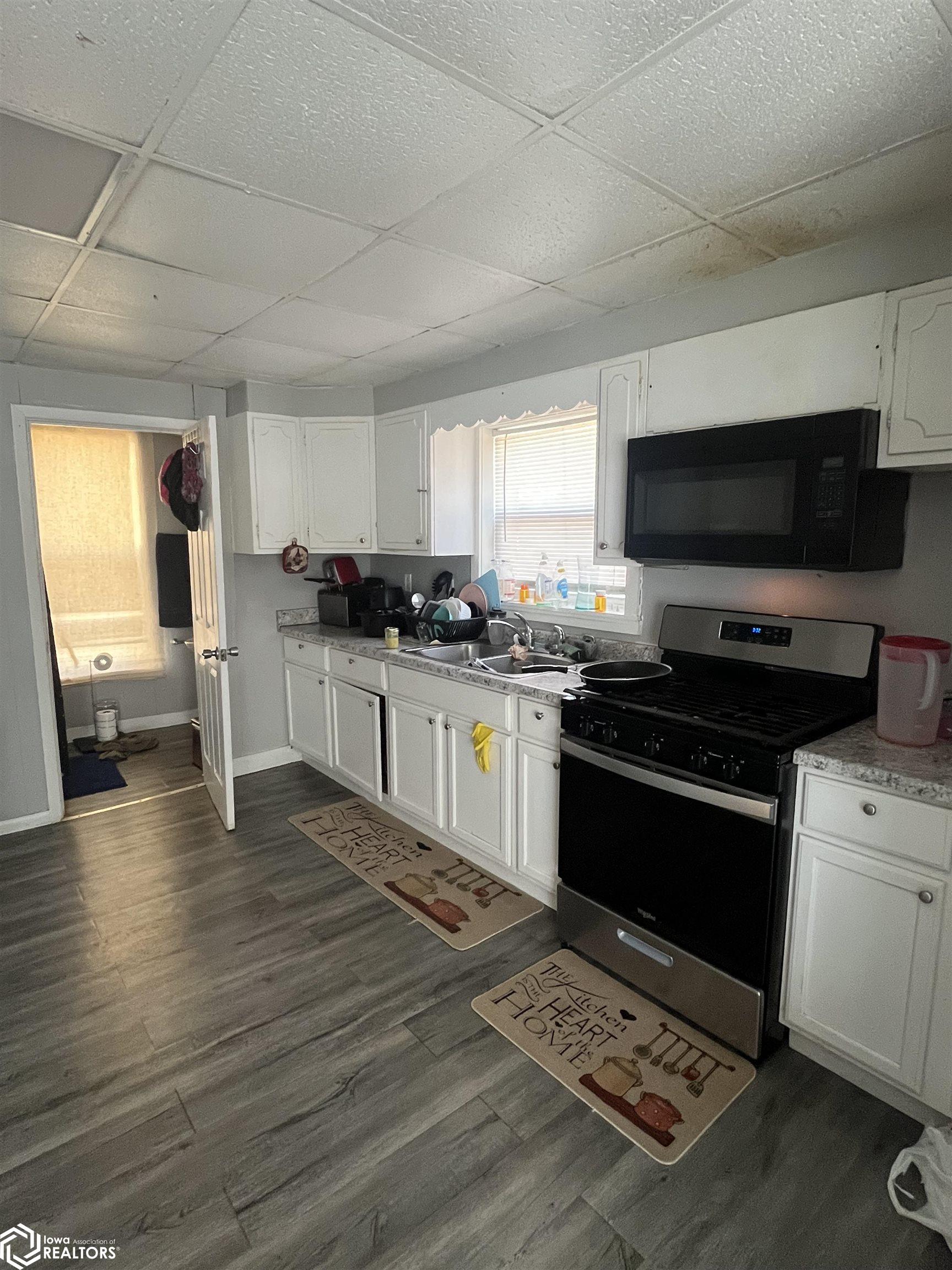 702 S 8th Street, Burlington, Iowa image 3