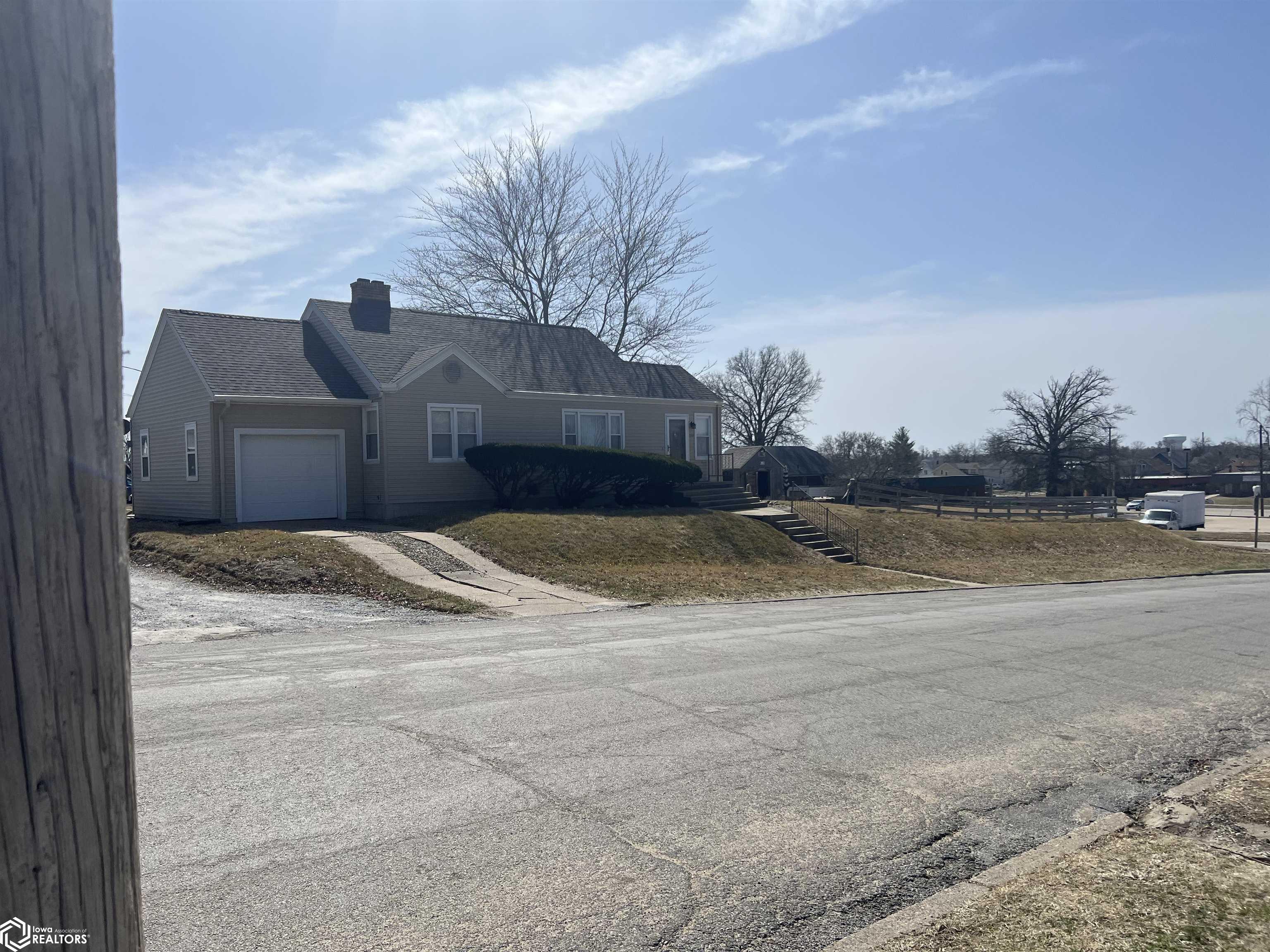 515 No 17th Street, Keokuk, Iowa image 2