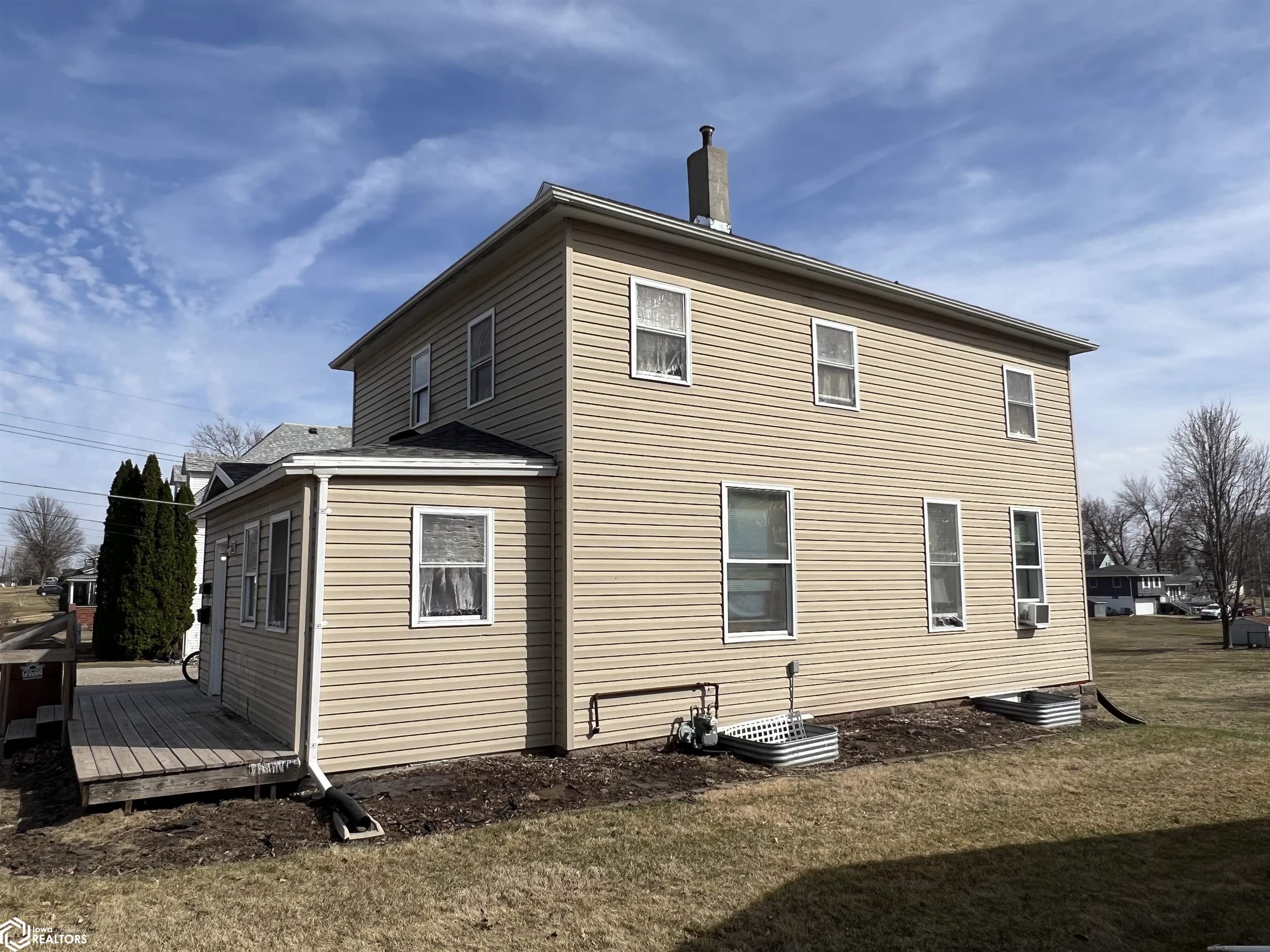 1604 5th Avenue, Grinnell, Iowa image 2