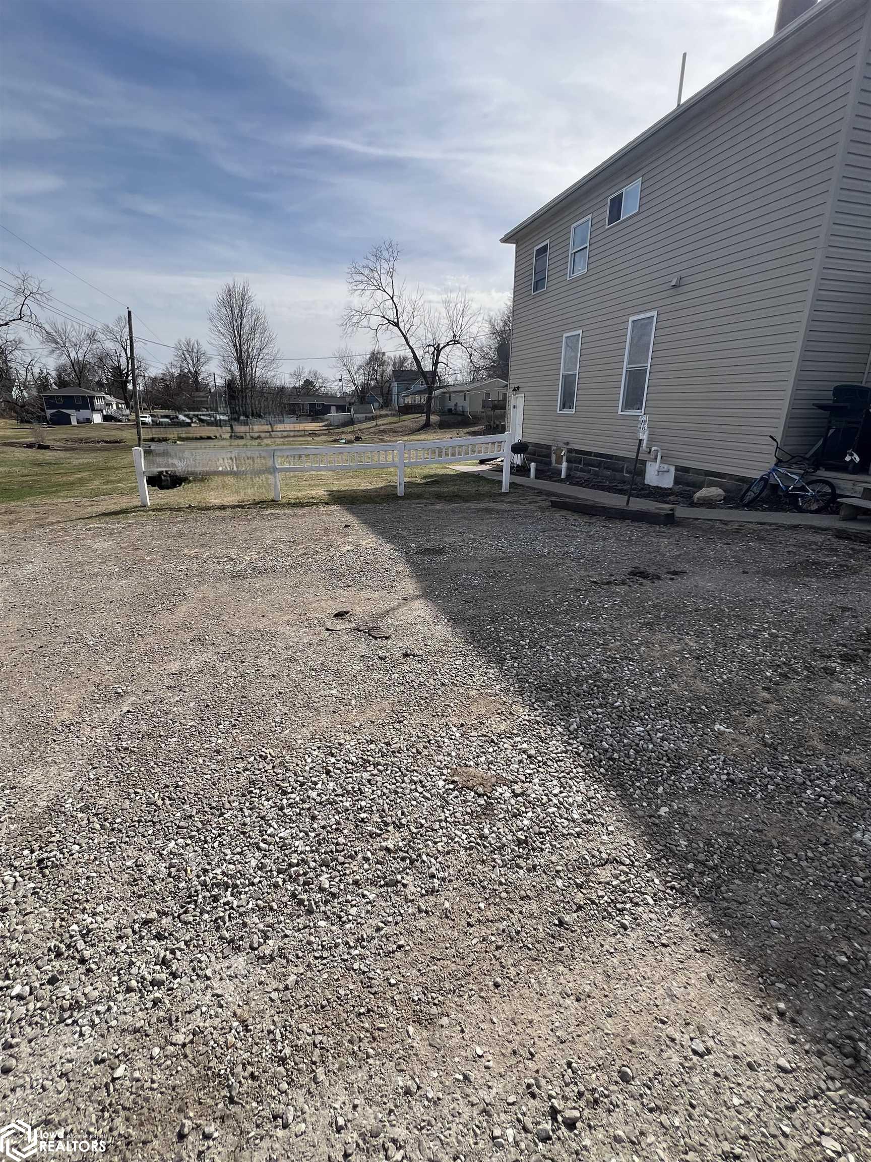 1604 5th Avenue, Grinnell, Iowa image 3
