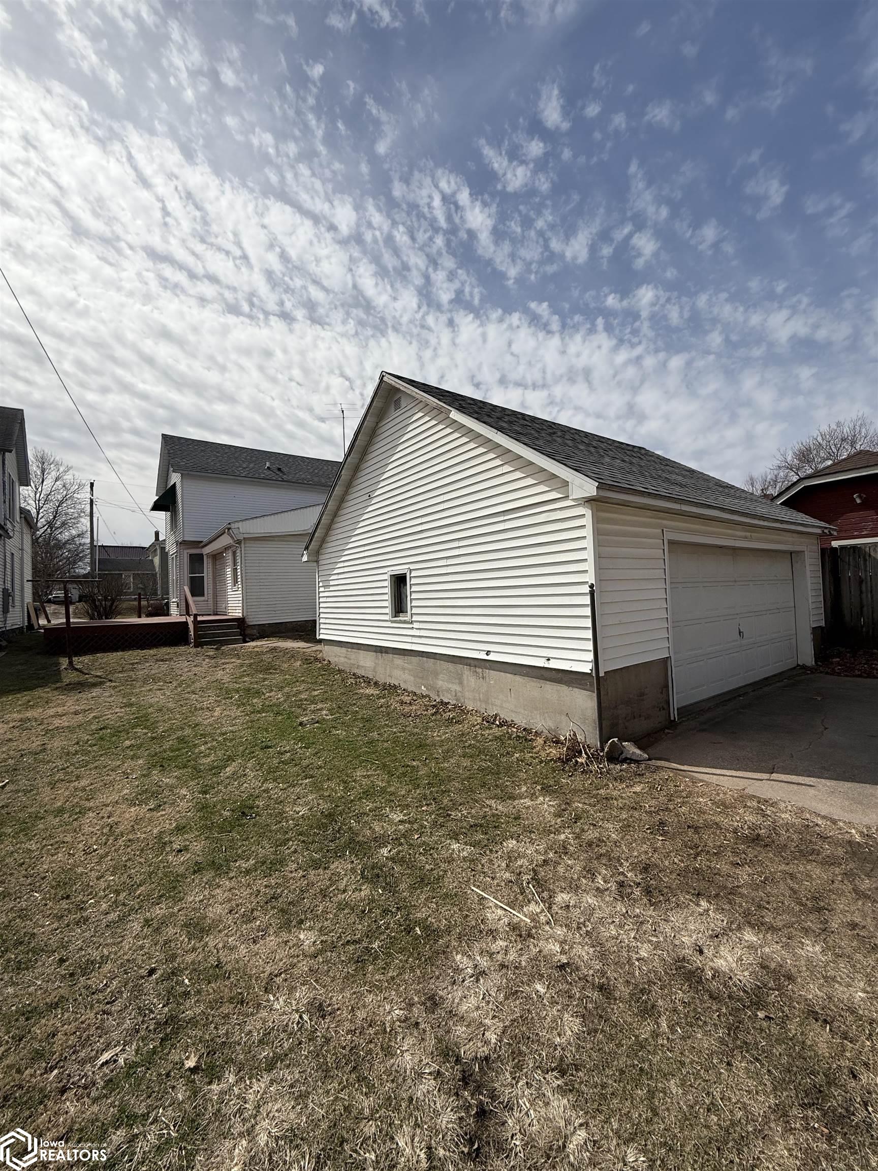 1620 Smith Street, Burlington, Iowa image 4