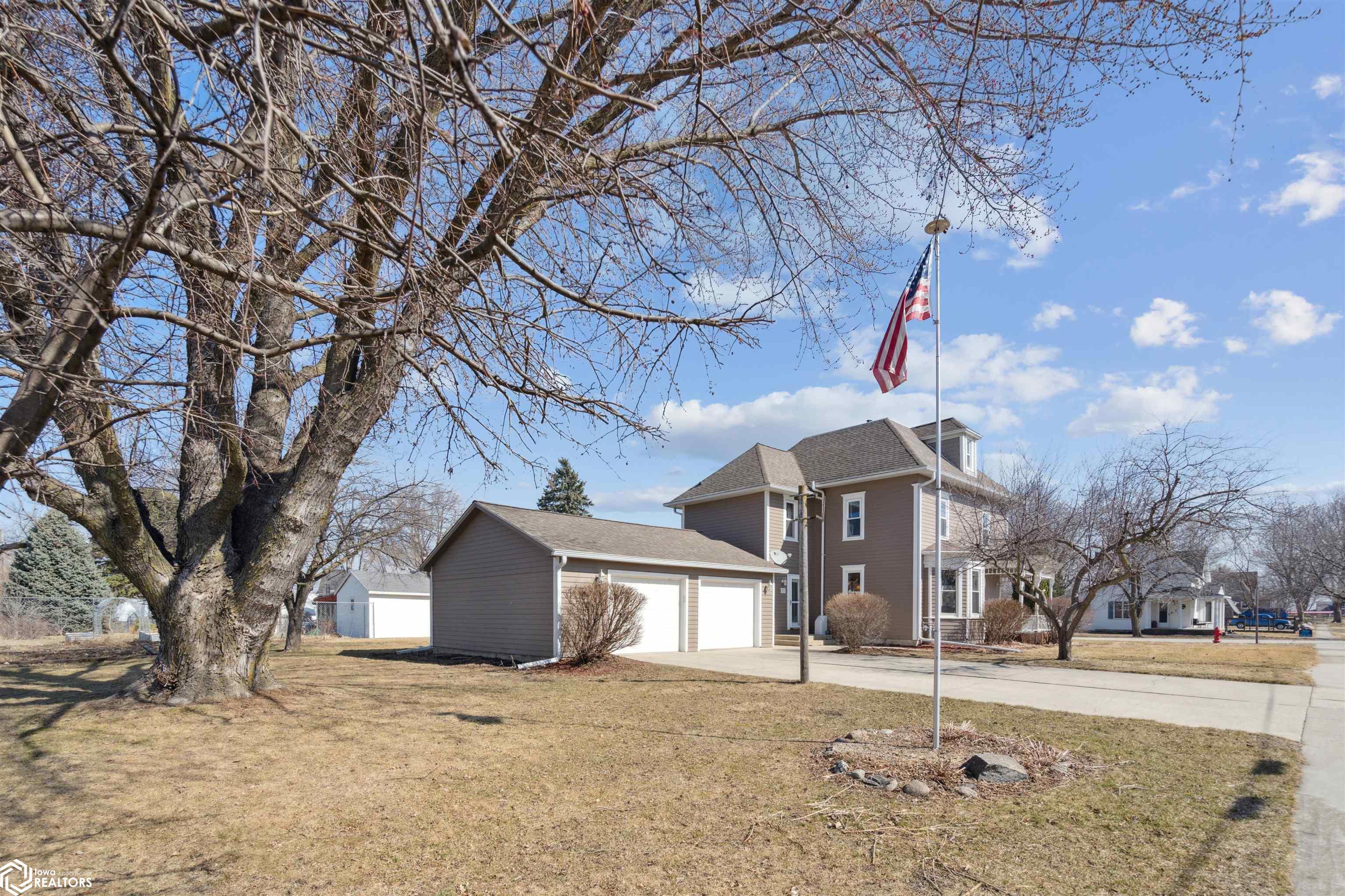513 E Poplar Street, Roland, Iowa image 3