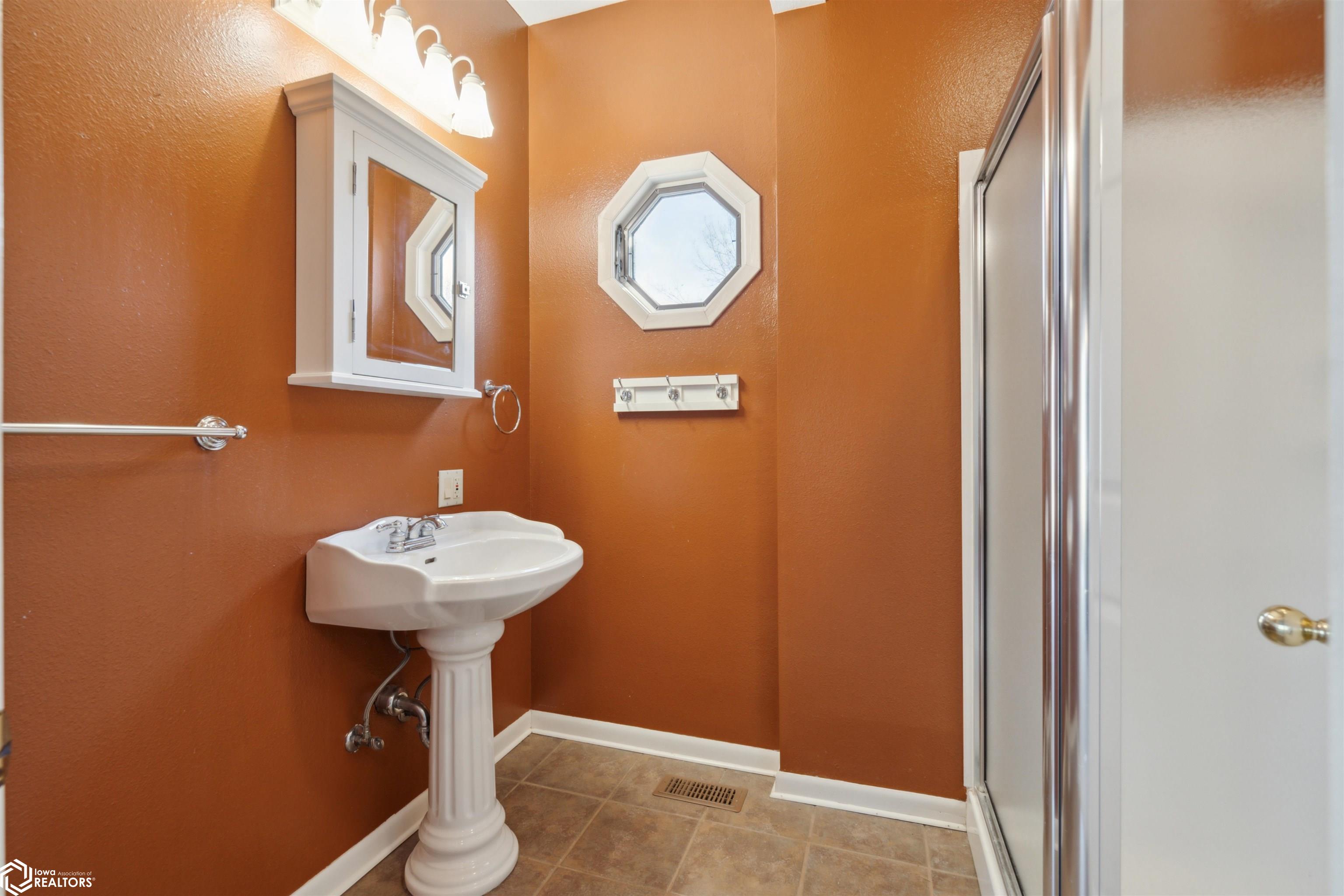 513 E Poplar Street, Roland, Iowa image 9