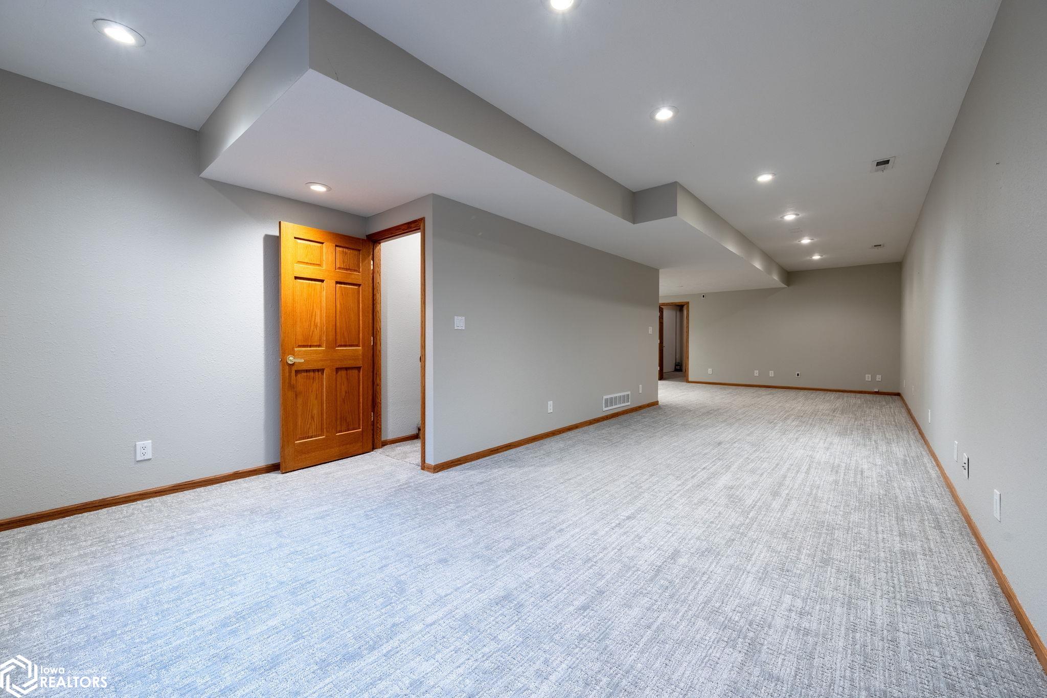 3001 Country Club View, Harlan, Iowa image 34
