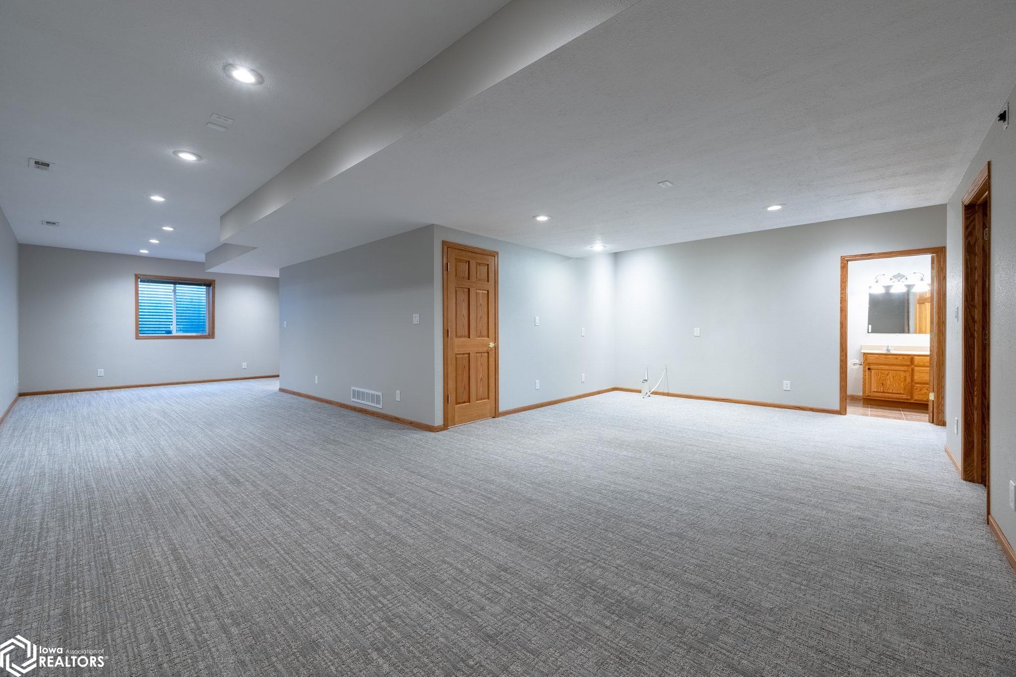 3001 Country Club View, Harlan, Iowa image 36
