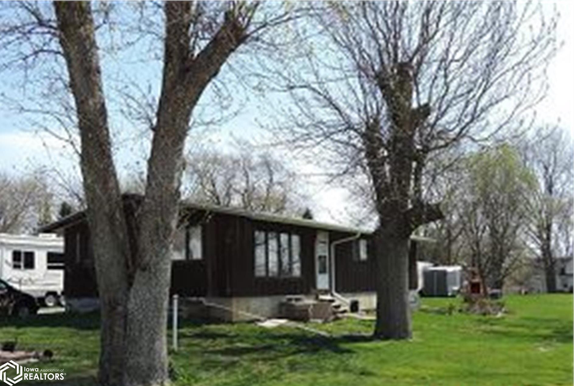 409 2nd Avenue, State Center, Iowa image 1