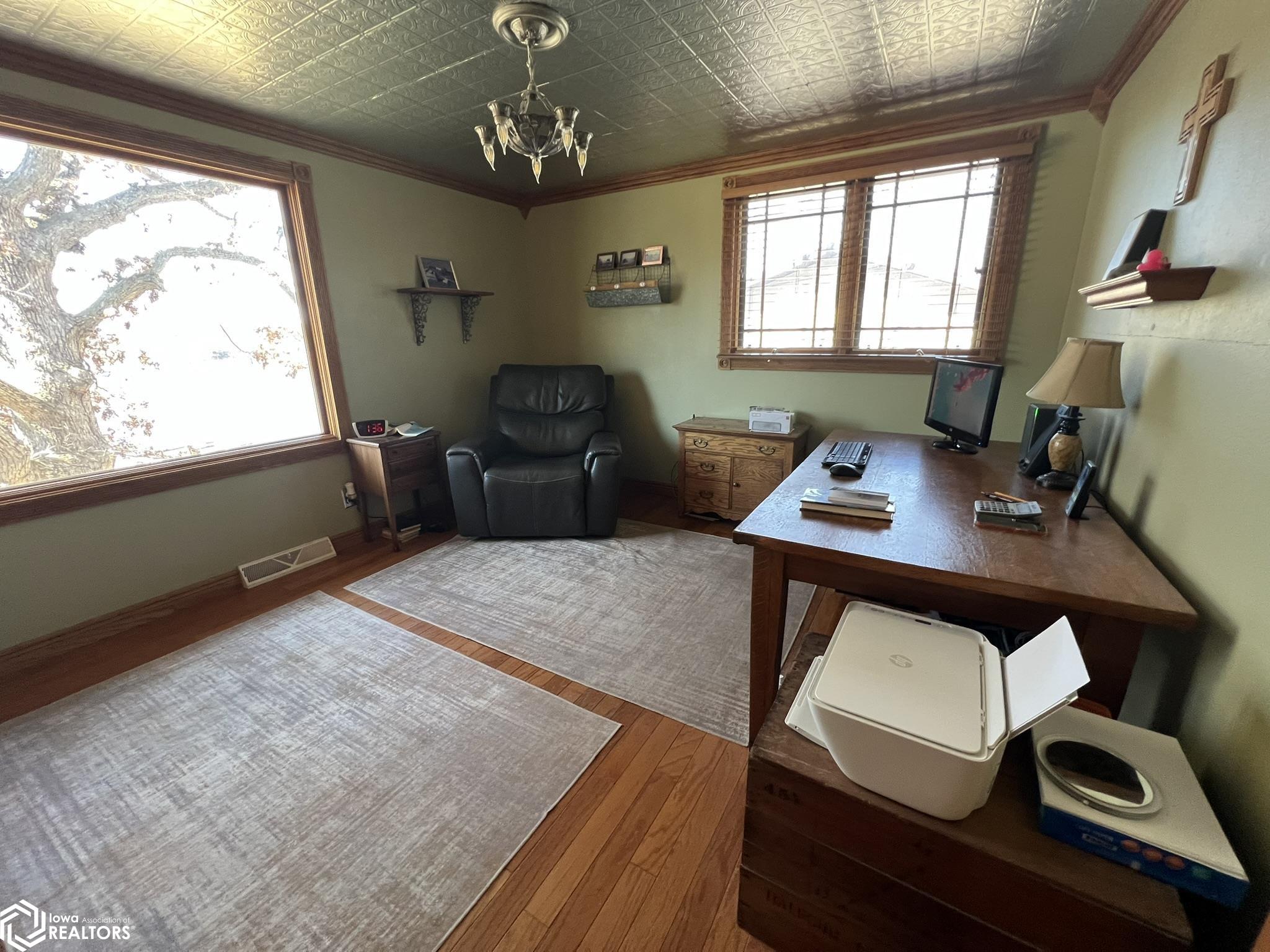 Bedroom / Office