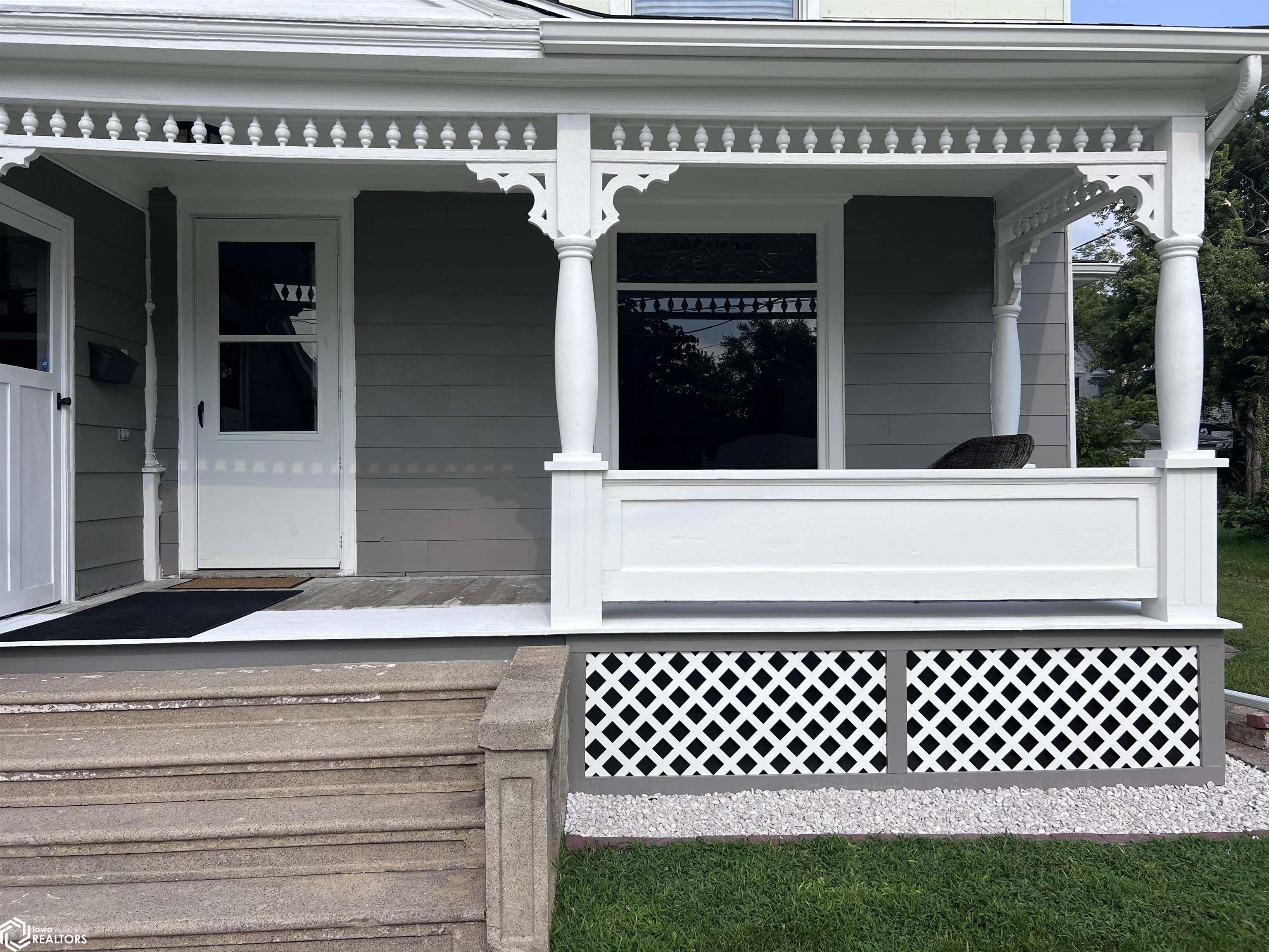 207 S 3rd Street, Monmouth, Illinois image 2
