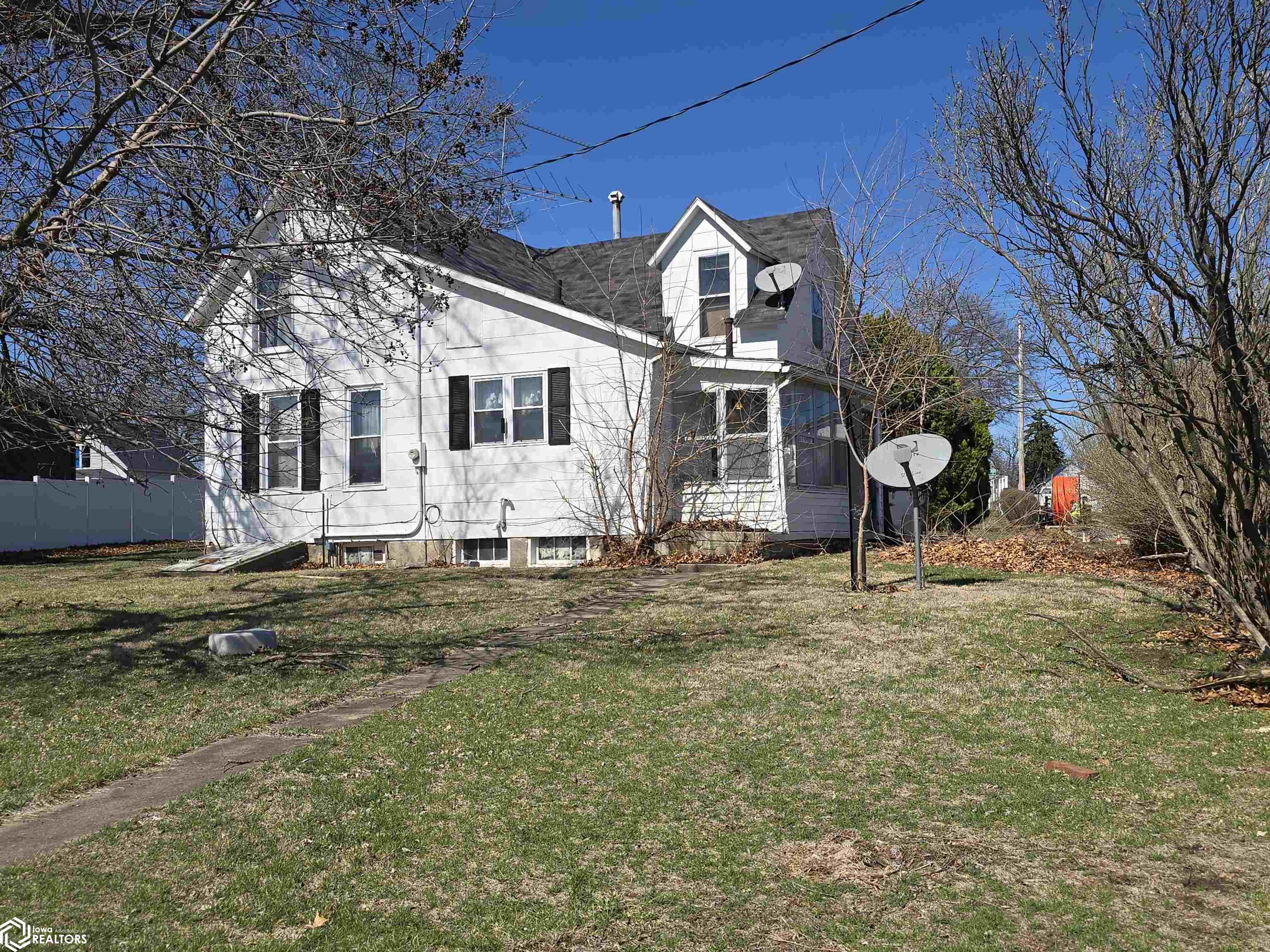 1801 Mount Pleasant Street, Burlington, Iowa image 1