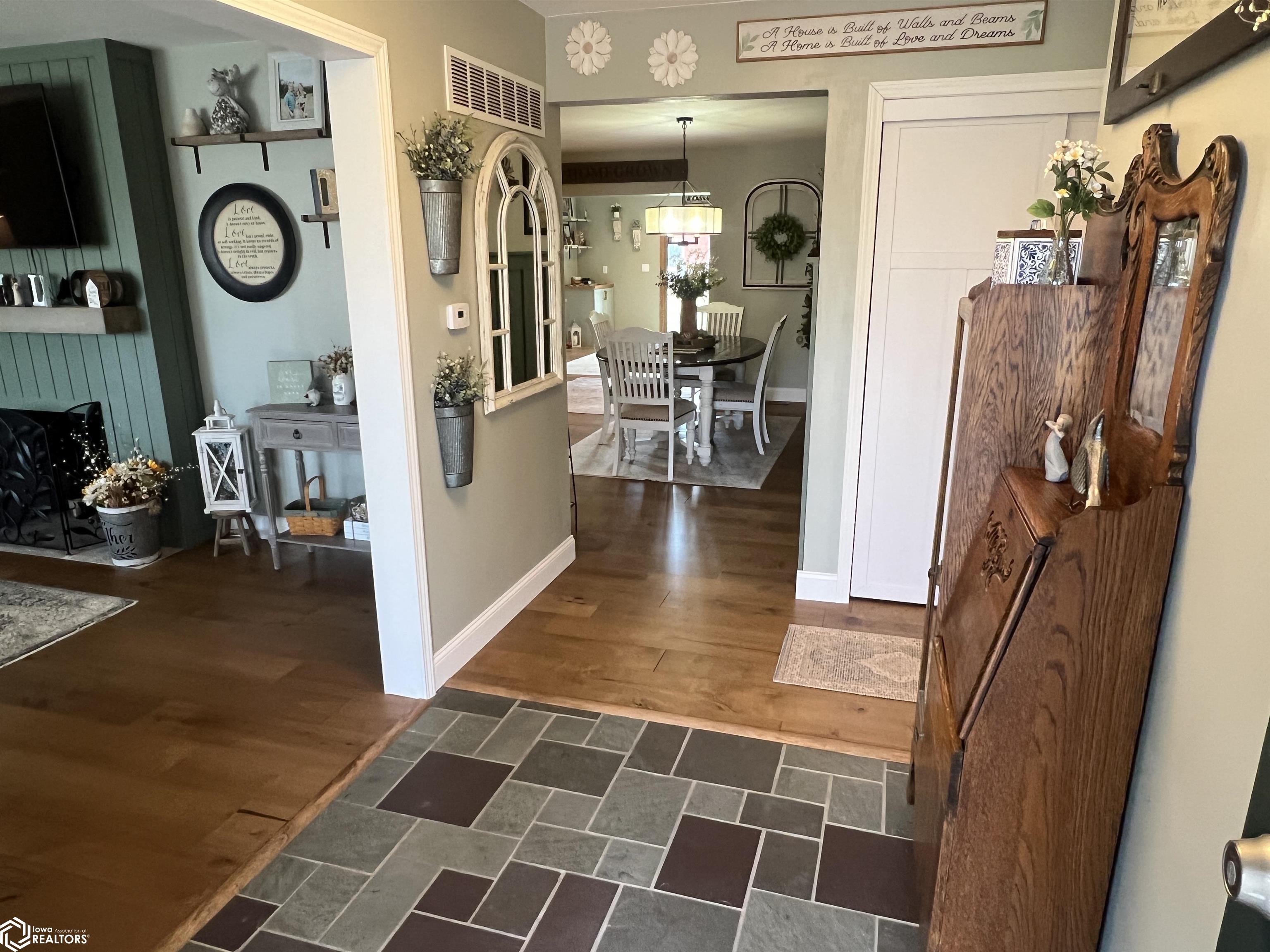 610 E Washington Street, Mount Pleasant, Iowa image 6